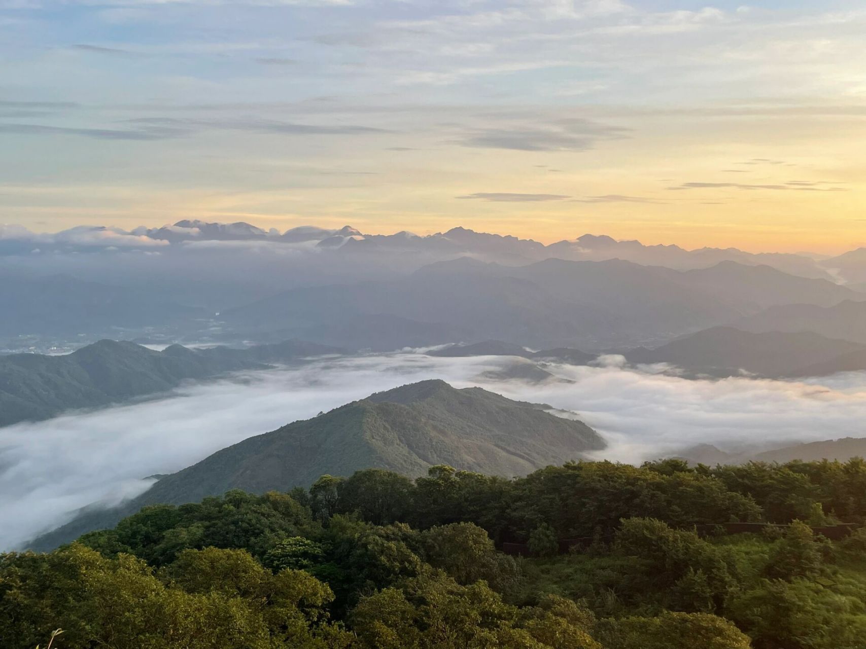 直接高德导航防城港南山即可到达,从南宁出发2个半小时到山顶,过路费