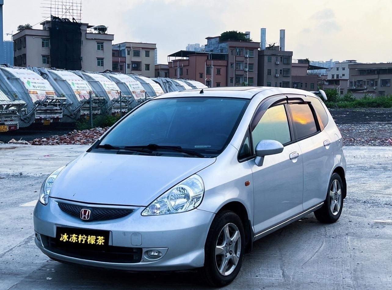 今日老车 本田飞度 honda fit 于 2001年推出,代号:gd3 参数:l15a1的