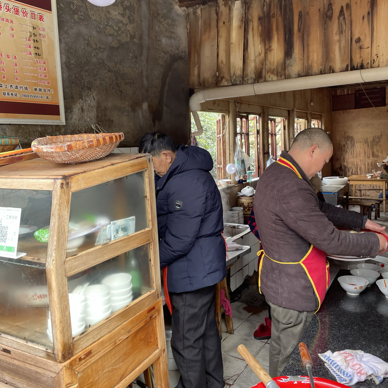 天全县桥头堡椒麻鸡也太好吃了吧 从成都出发开车一个半小时 下了高速