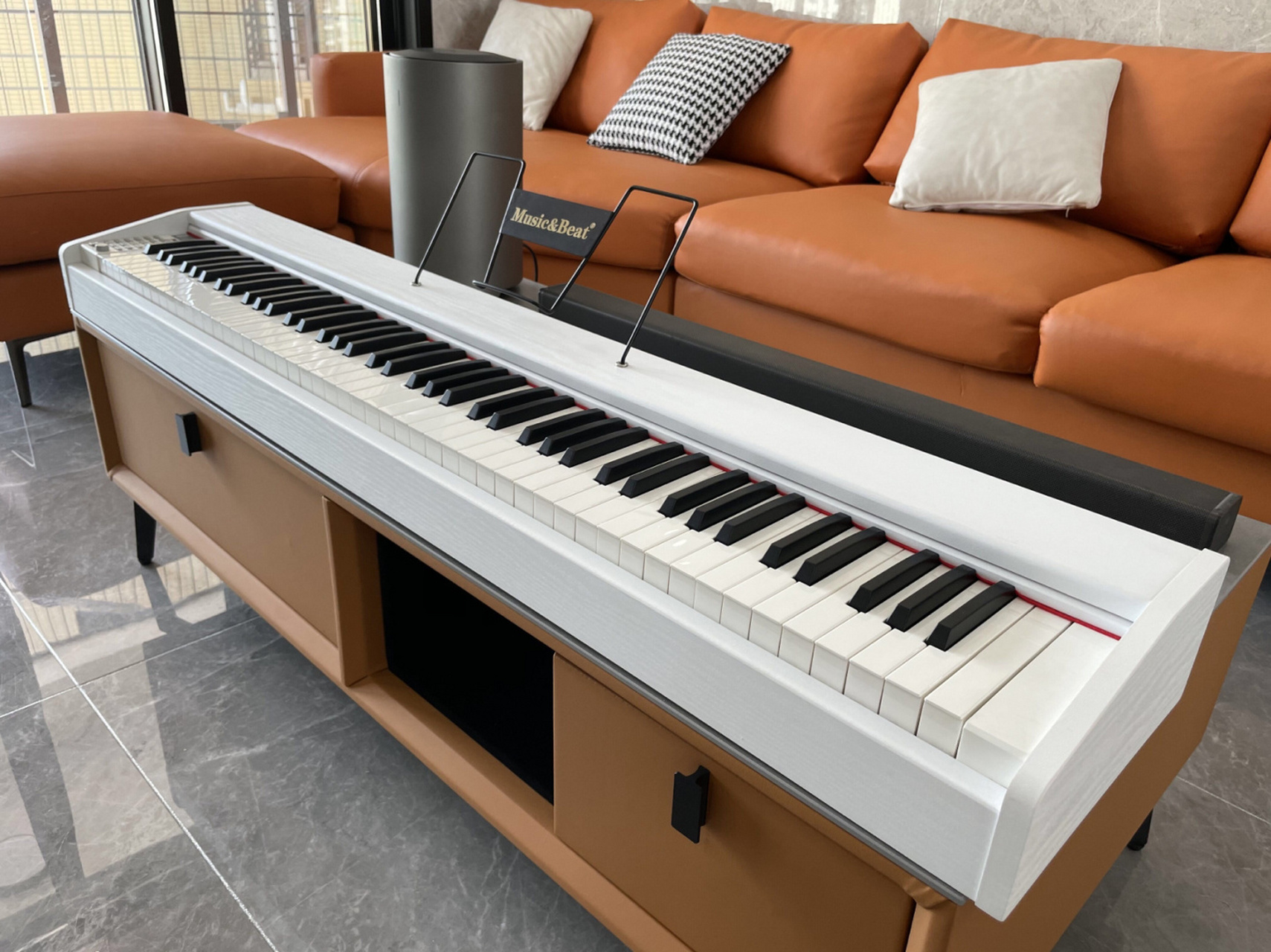 初学家用电钢琴推荐 给大家推荐一款便携式电钢琴,也是自己一直在用的