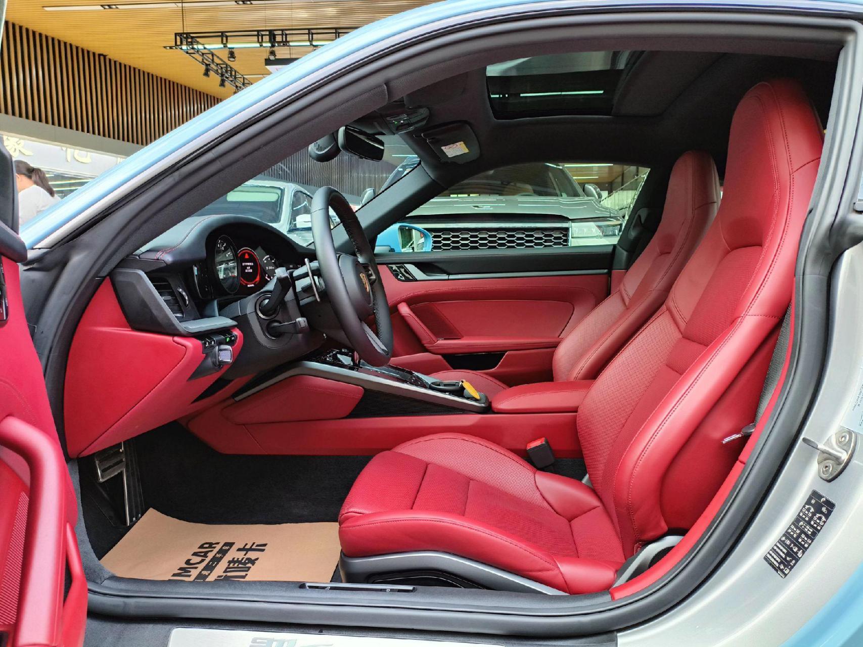 2020款 保时捷911 carrera 3.0t,21年6月上牌,惠州牌,小跑3.
