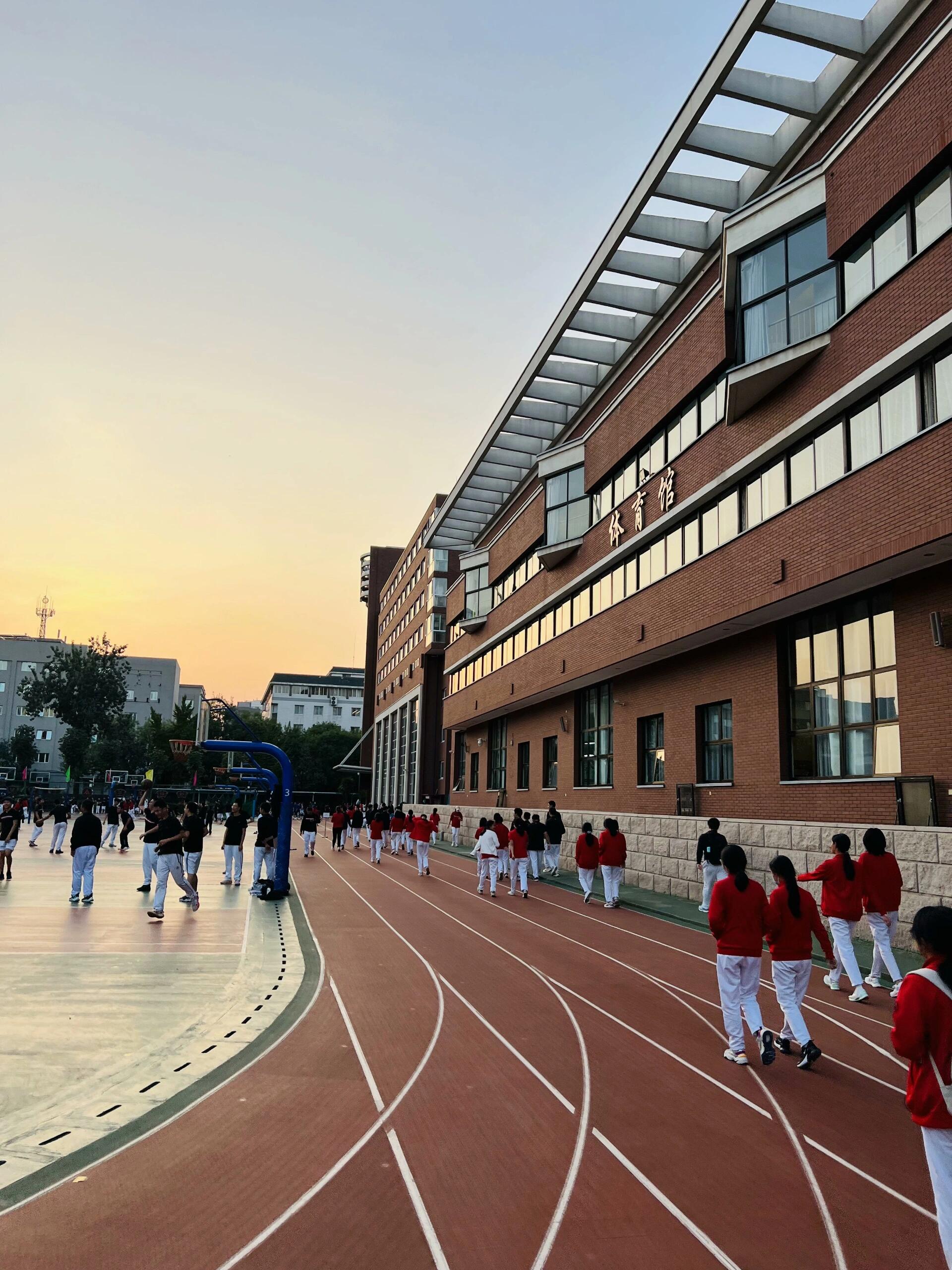 保定满城区实验中学图片