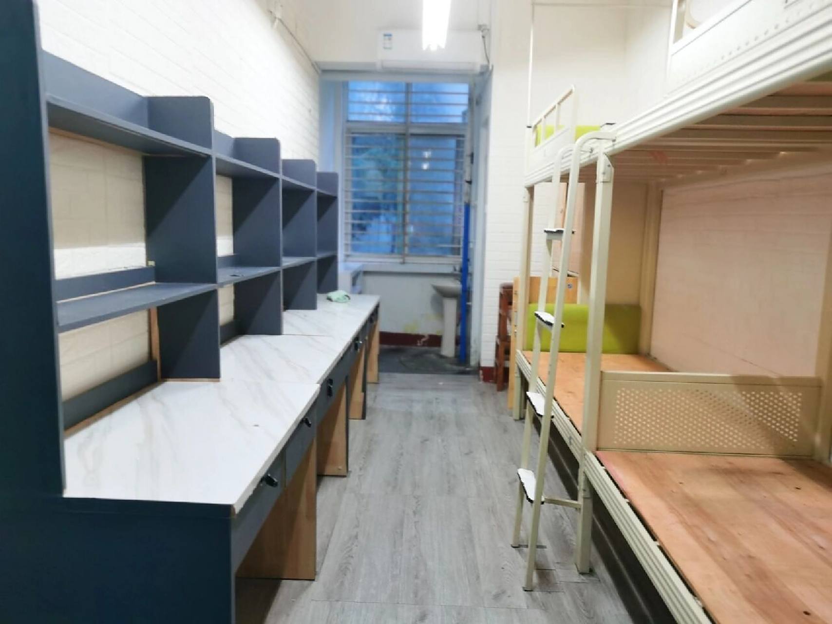 今天给你们看看可怜的西南交通大学九里的10栋宿舍,呜呜是上下铺 10栋