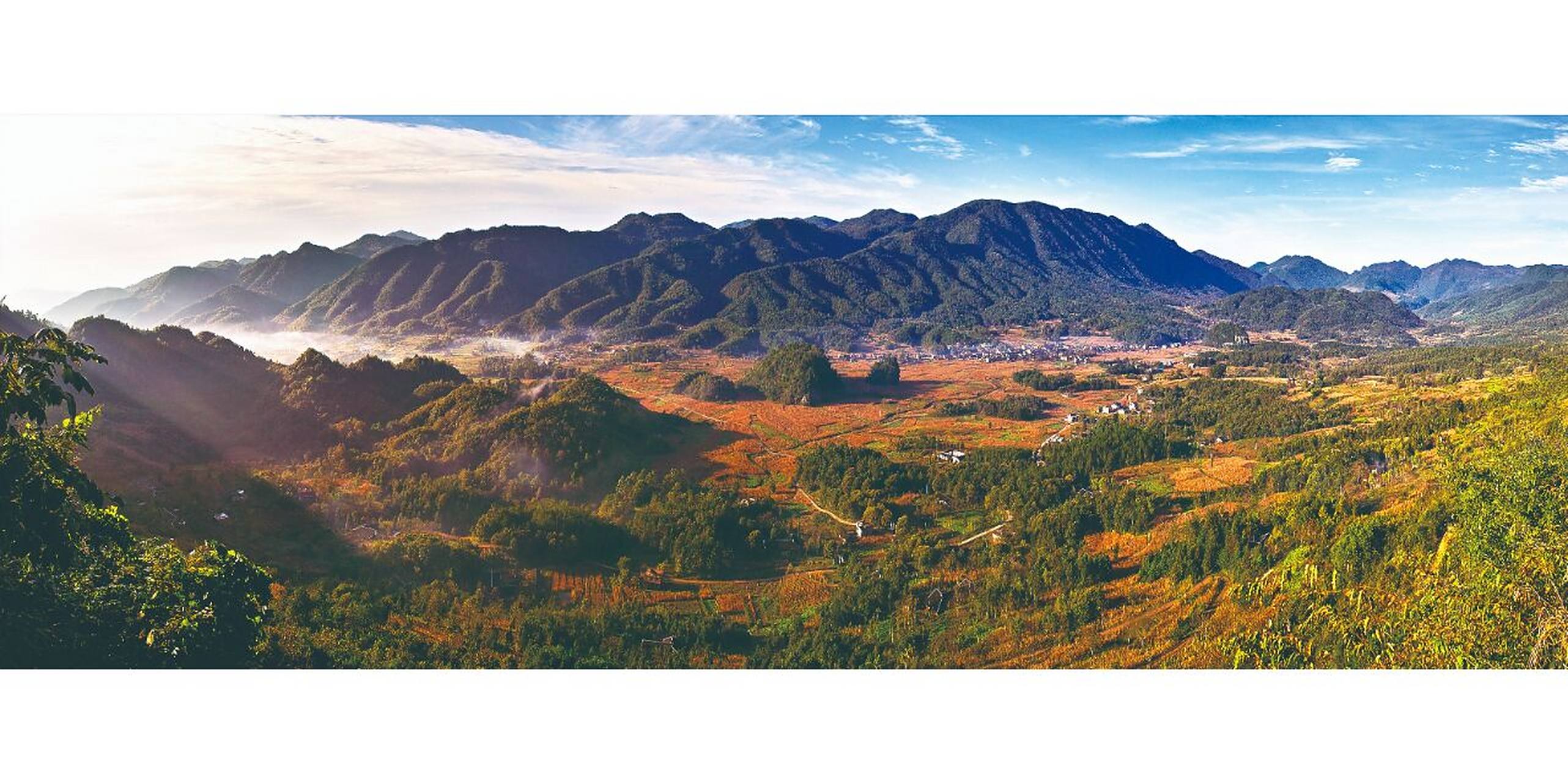 空山天盆国家aaaa级旅游景区 景区位于通江县空山镇,平均海拔 1400 米