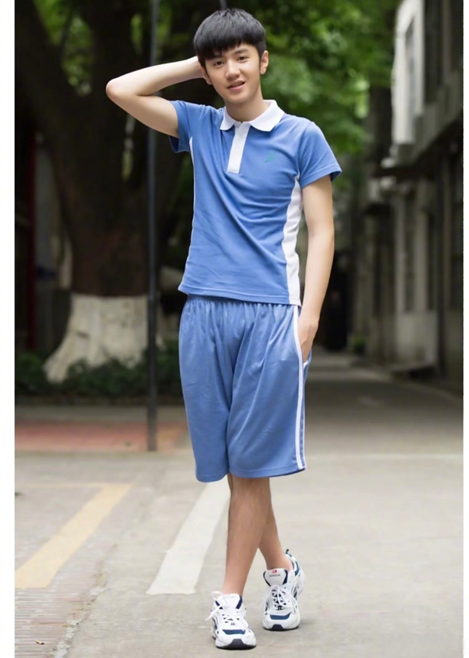 陈哲远是深圳校服初代模特# 哈哈哈哈哈哈哈!