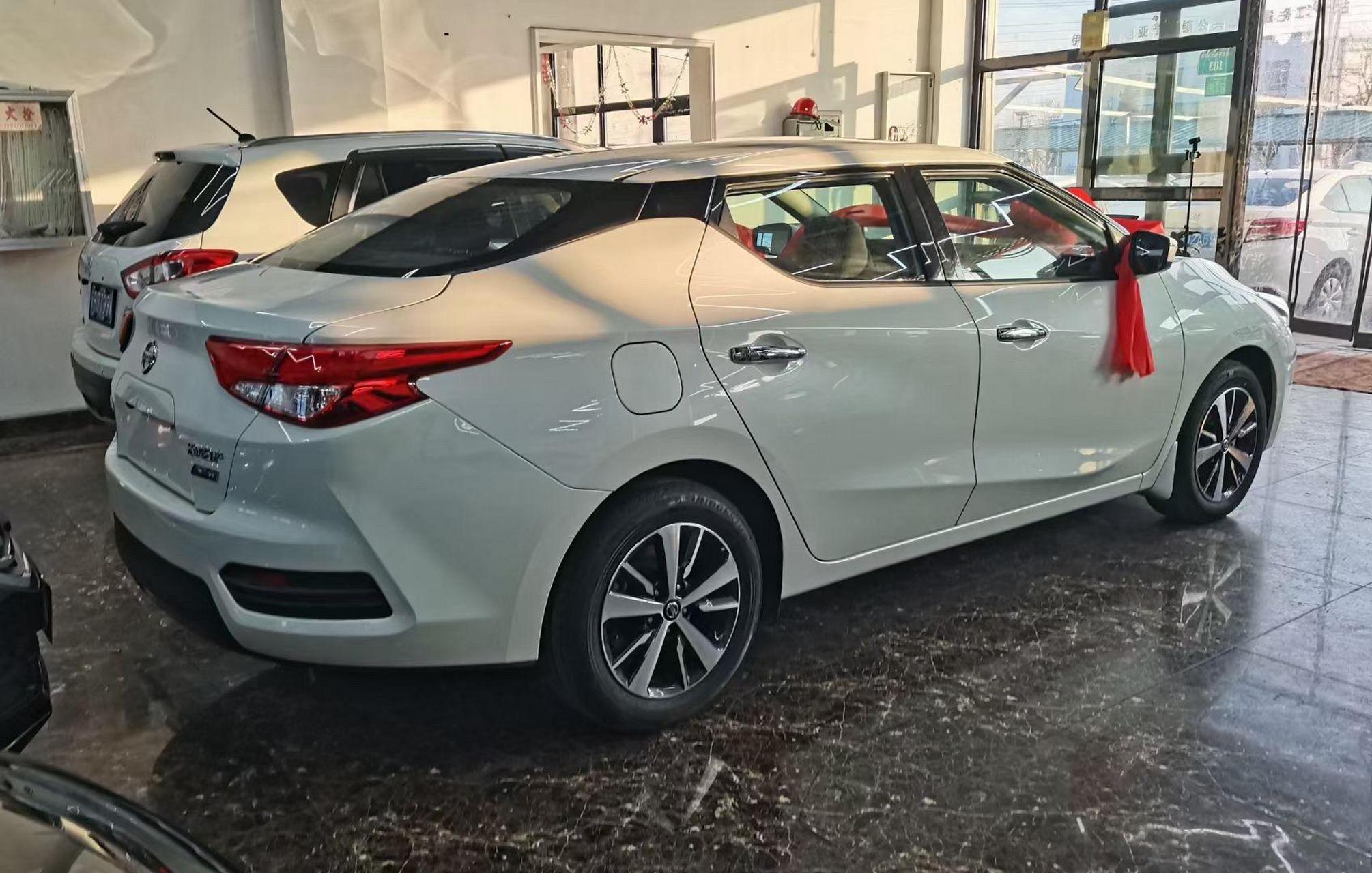 新车当二手车卖了,包牌包税包保险,尼桑蓝鸟,自动天窗,2023年10月28号