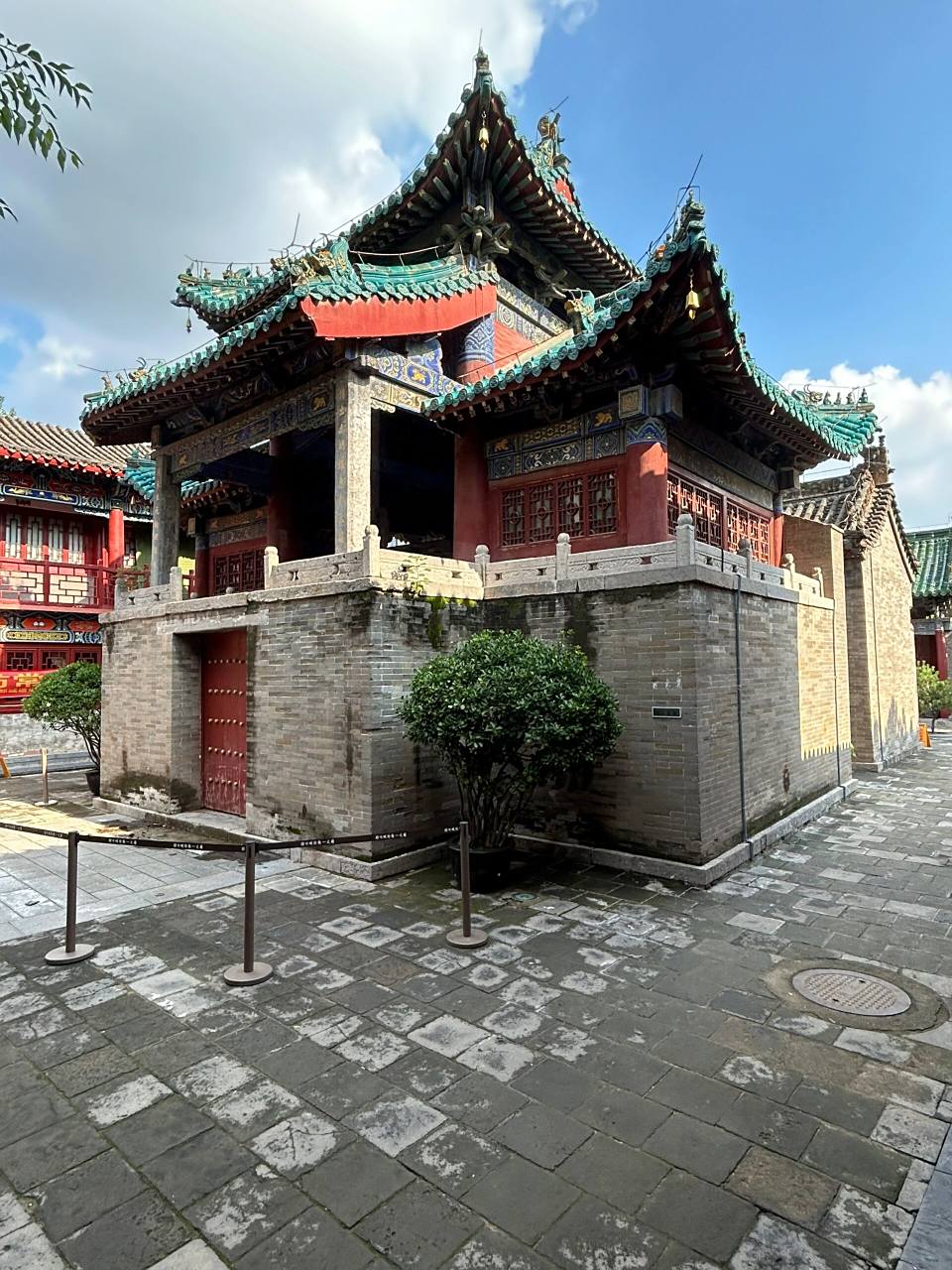 一日打卡郑州市古建和地标 郑州城隍庙的孔雀蓝戏台,清真寺郑州北大寺