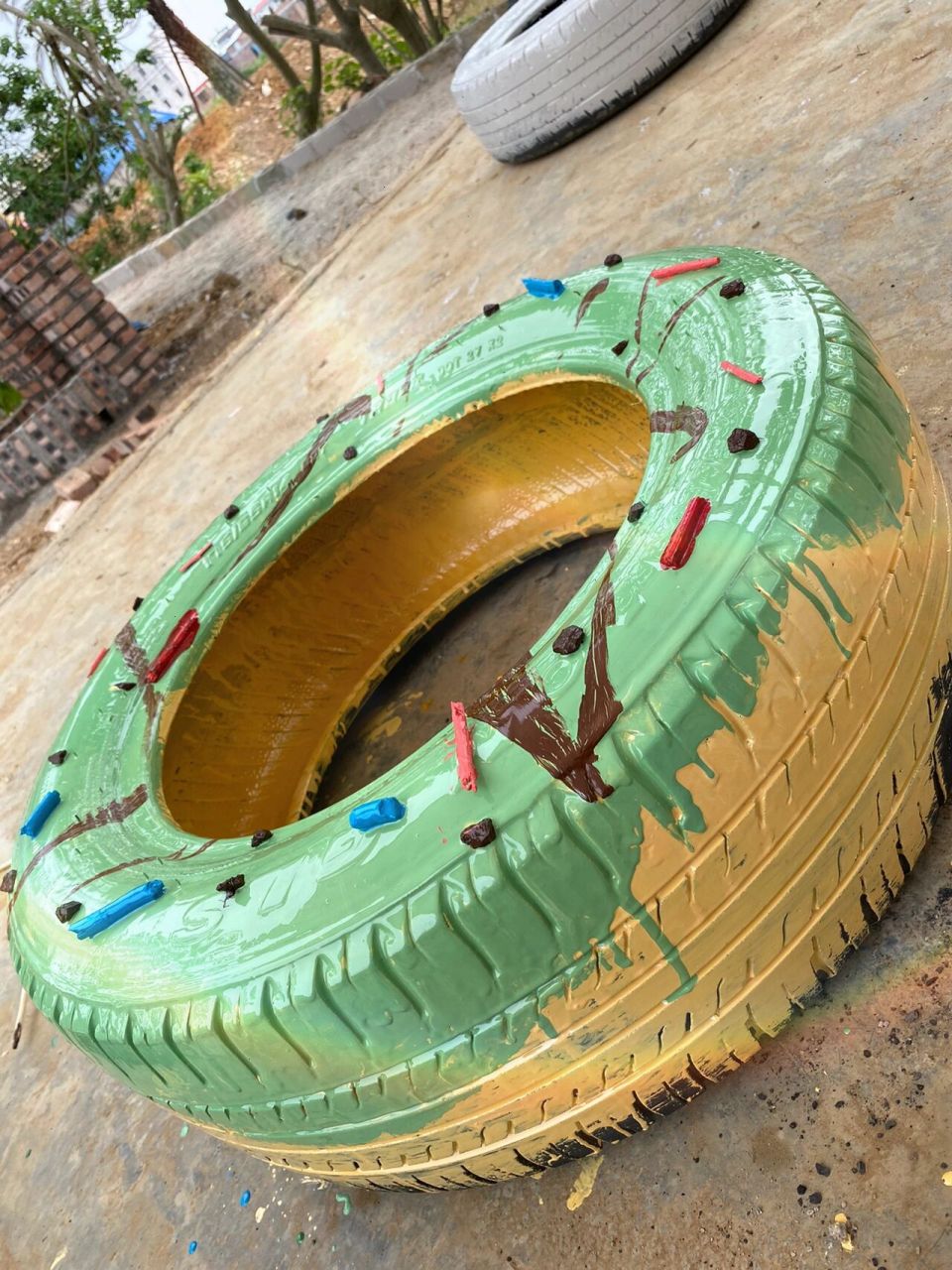 轮胎画 轮胎彩绘 环保画 创意 幼儿画