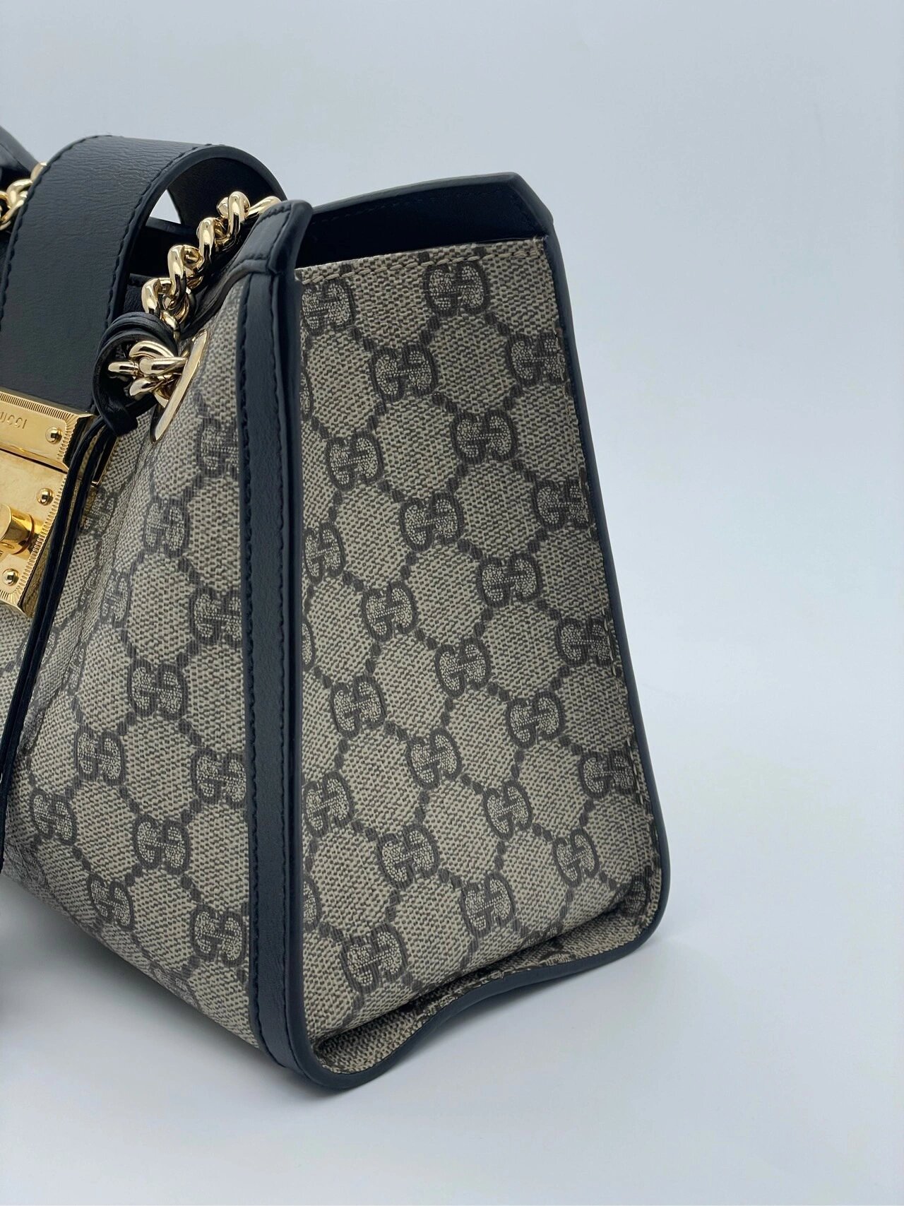 gucci padlock小号黑 今天网吧店老板娘找我出古驰padlock小号黑色