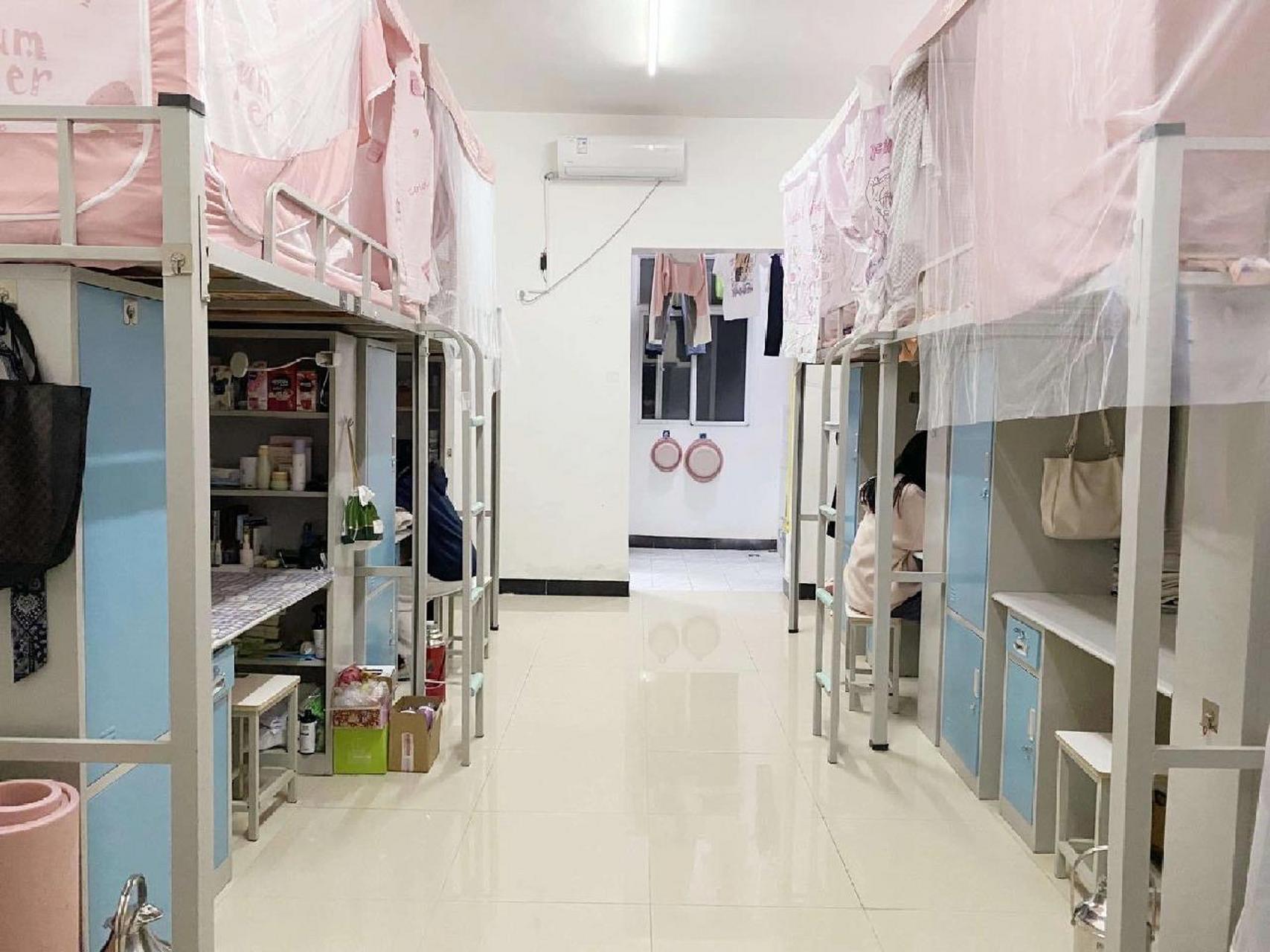 武汉商贸职业学院 这是宿舍篇 我们学校四人间 独立卫浴 有空调 有