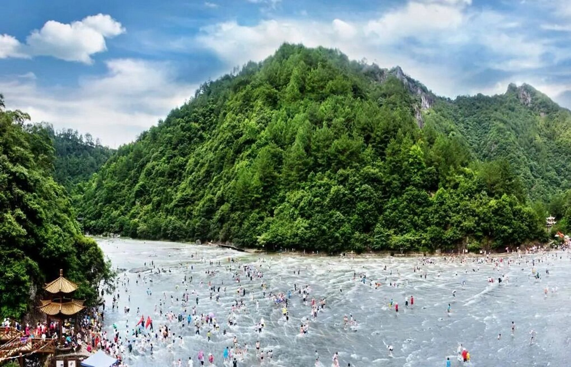 人间仙境,世外桃源——宁德白水洋 传说,在群山环抱之中,有一片被称为
