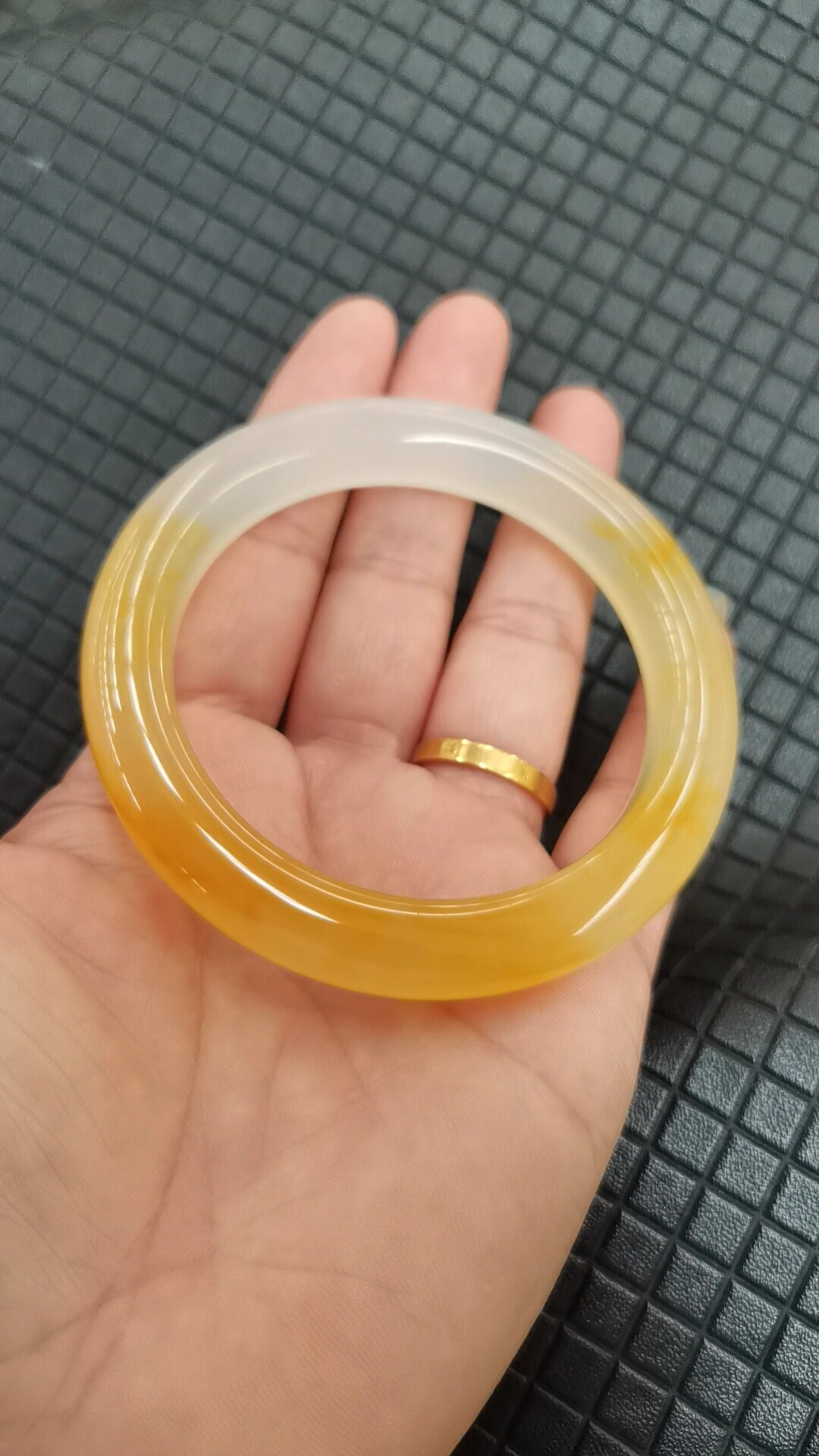 高品质黄龙玉手镯每一条都很美!
