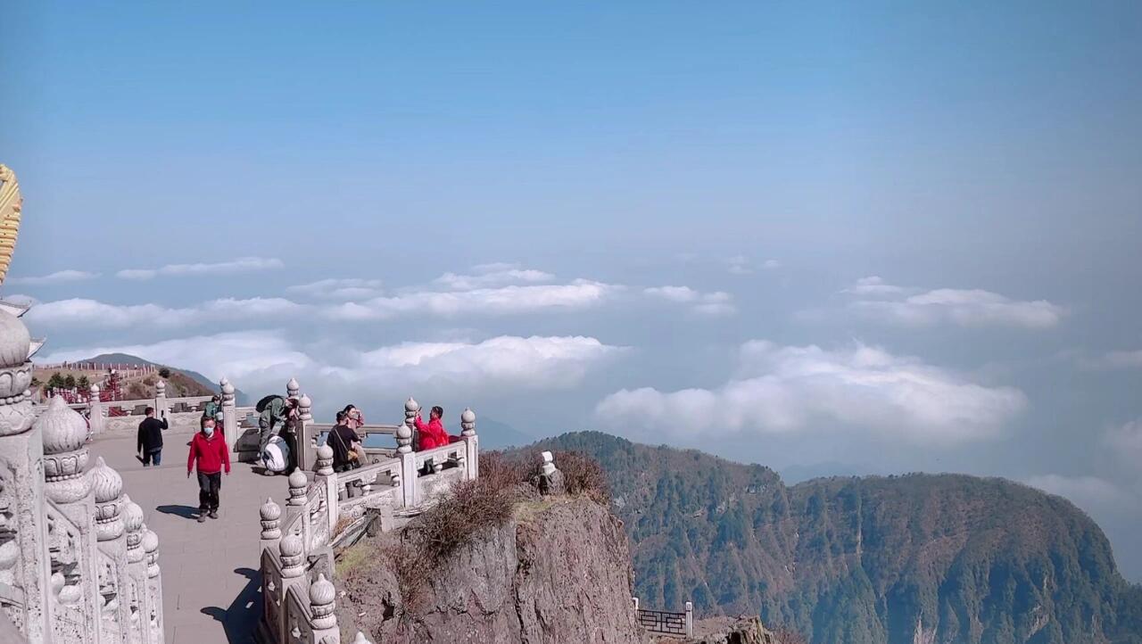 四川峨眉山天气图片