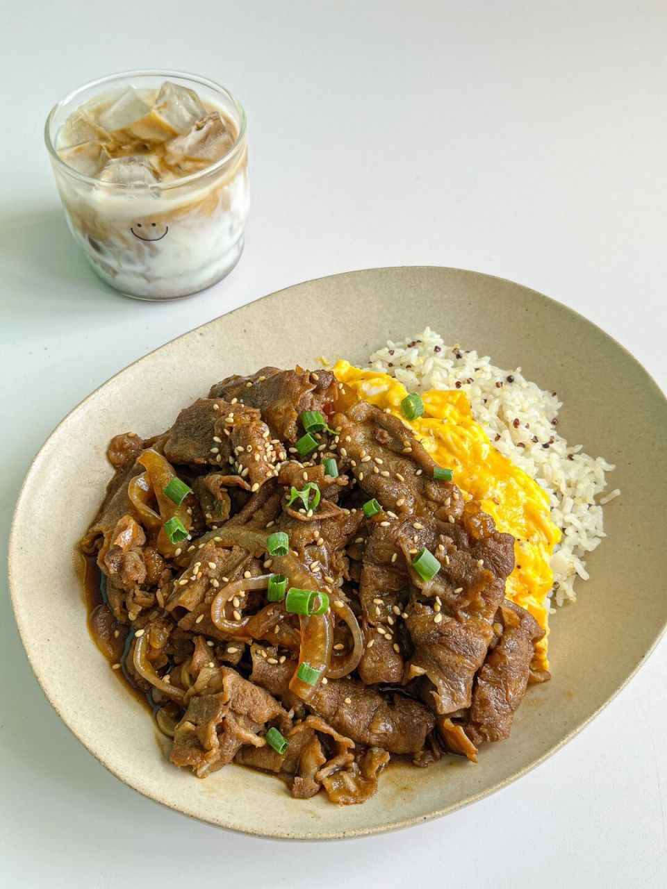 日式肥牛盖饭 | 99酱汁浓郁,低脂低卡 超级的简单又好吃的洋葱肥牛