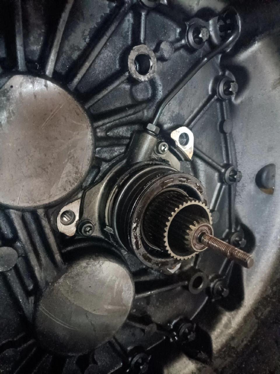 传奇gs4双离合更换离合器安装注意飞轮一定复位,离合螺丝调整为12毫米