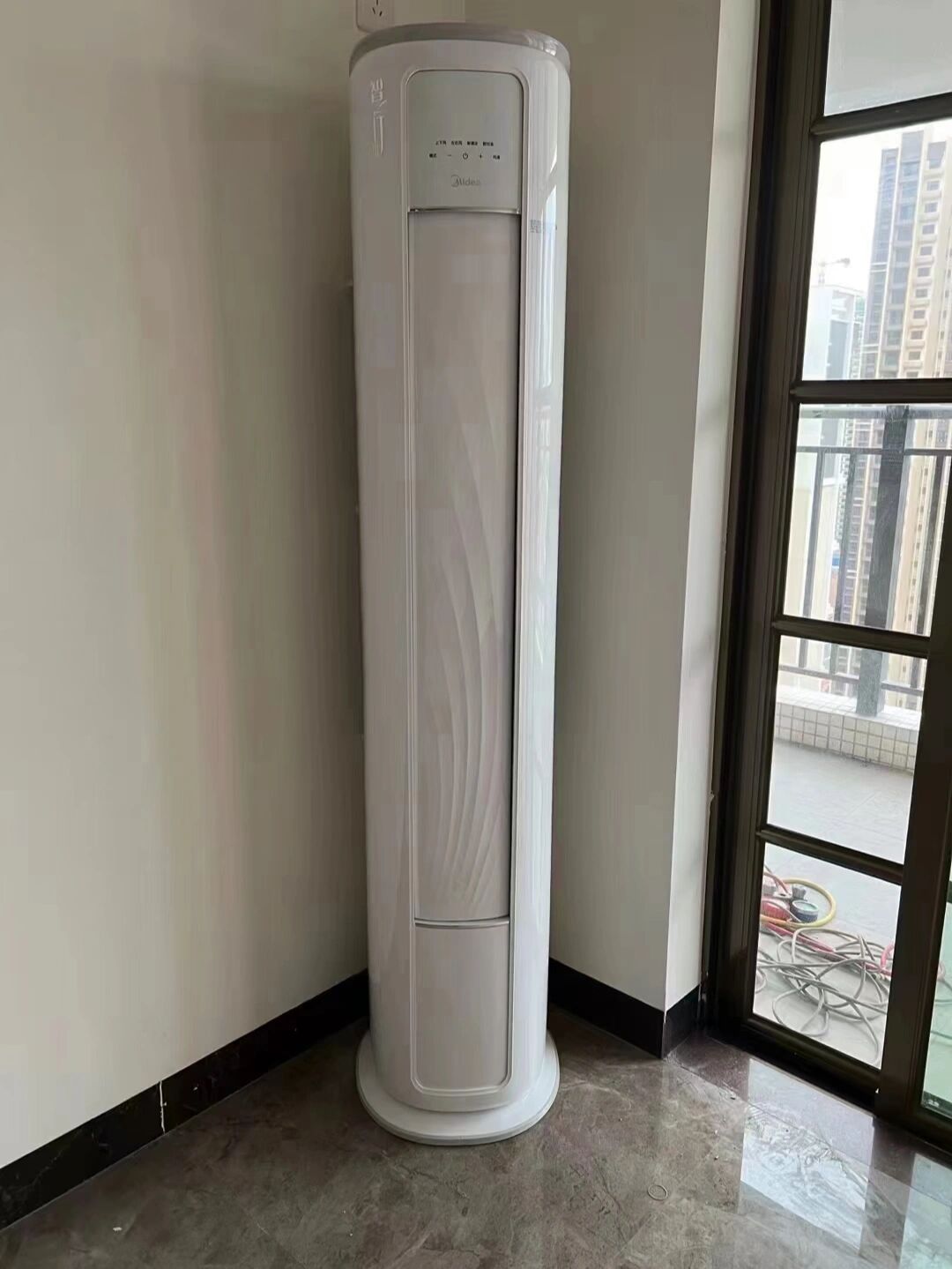 风口冷暖两用智能家用客厅立式落地式柜机 kfr-72lw/bdn8y-yc301(1)a