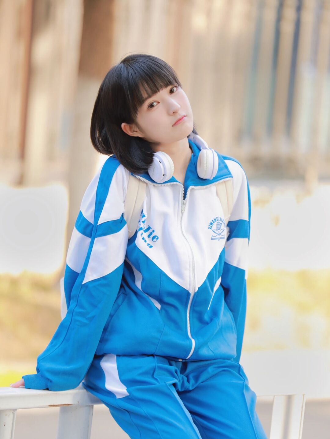 穿长裤校服的女生夏季女生初中校服图片女生穿校服校服女生夏季短袖