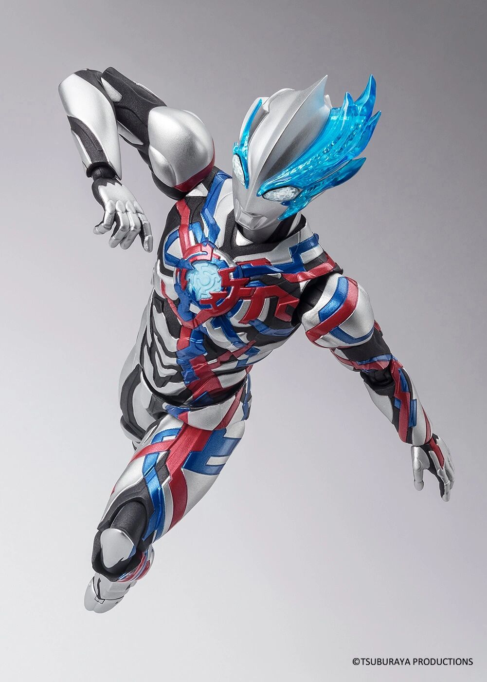 figuarts 布莱泽奥特曼 内容物包括: 本体 替换手形左右各5种 替换