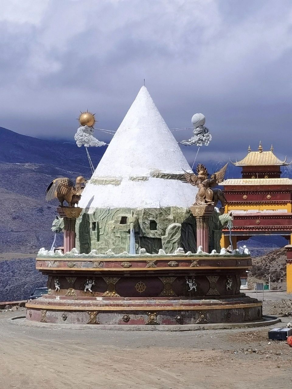 隆寺～西藏噶举派第一座寺庙  不丹边境之地的洛卓窝隆寺也叫卓瓦隆寺