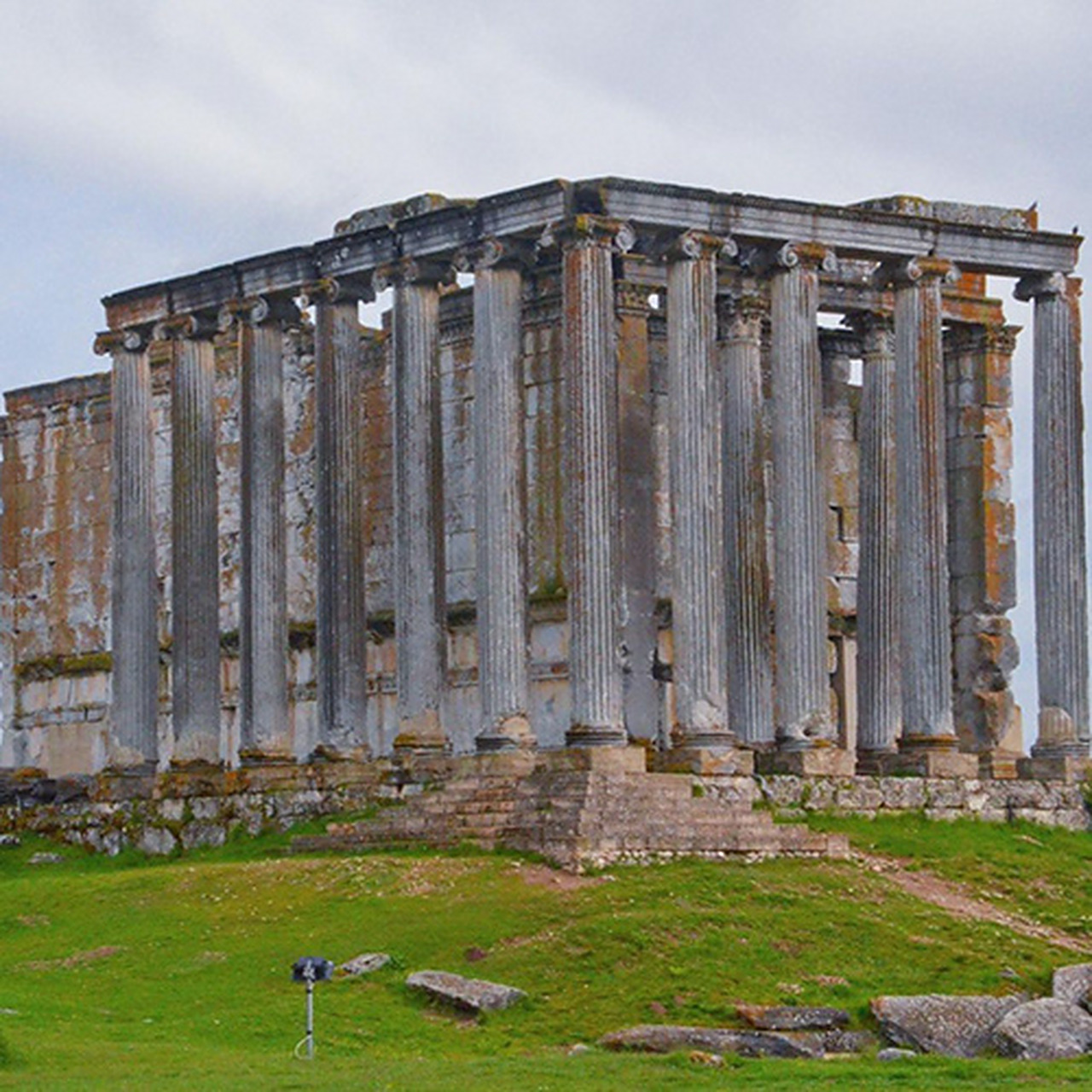 古希腊最大的神庙-宙斯神庙 #不止旅行# #旅行推荐#   (via.ins.