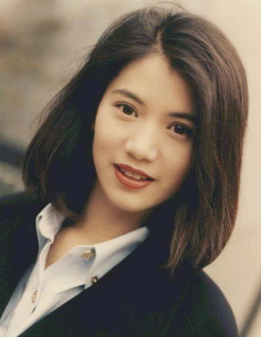 那些颜值爆棚的女港星 今天来介绍一下90年代那些美出天际的tvb女星