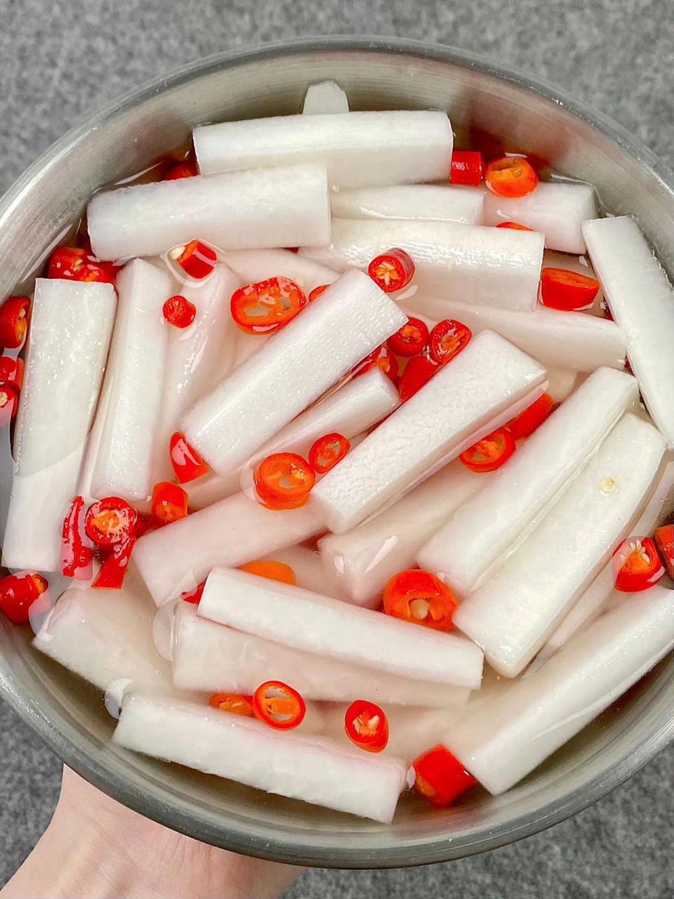 夏天没胃口试试这酸辣脆爽的雪碧泡萝卜        酸辣脆爽开胃,好吃到