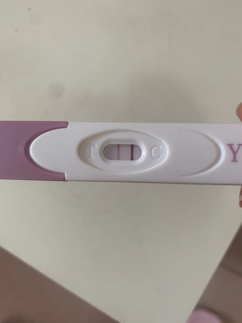 毓婷验孕棒  这是上岸了么   颜色这么深怕不会炸了吧