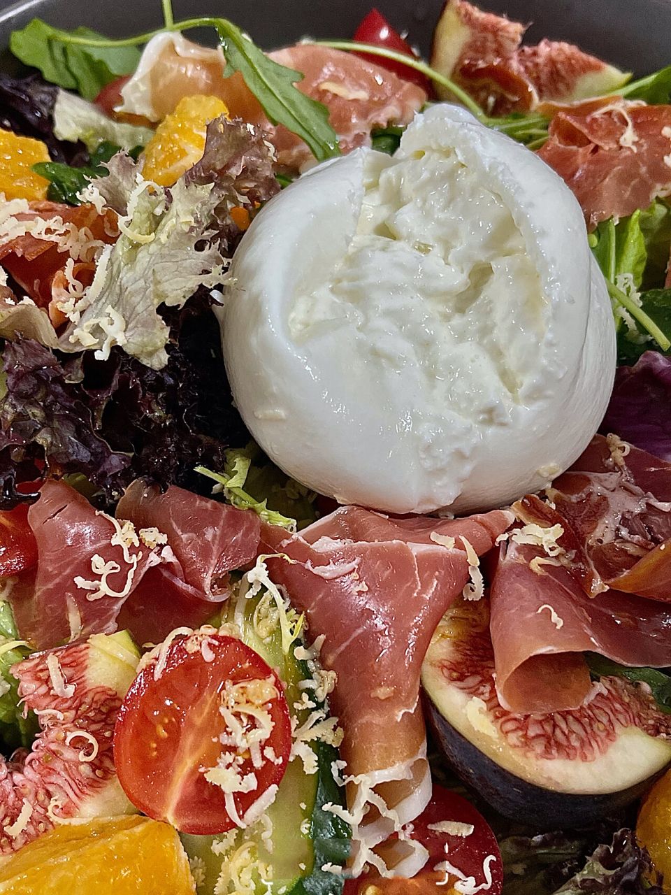 01|意式火腿沙拉01 -材料: 各种生菜 芝麻菜 黄瓜 小番茄 橙子