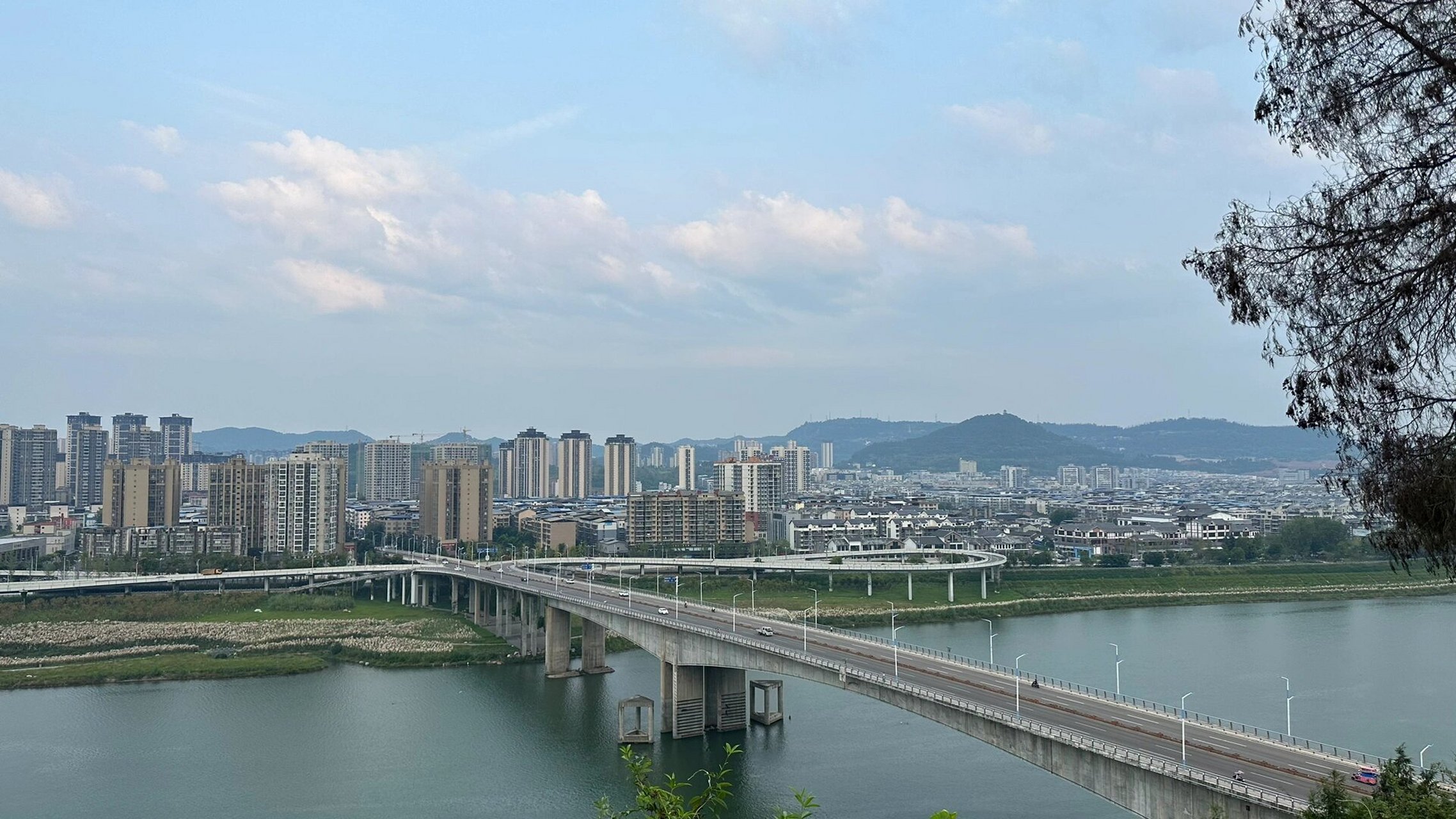 第一次来仪陇新政,我可太喜欢了 今天因为家人的原因去了仪陇新政,跟