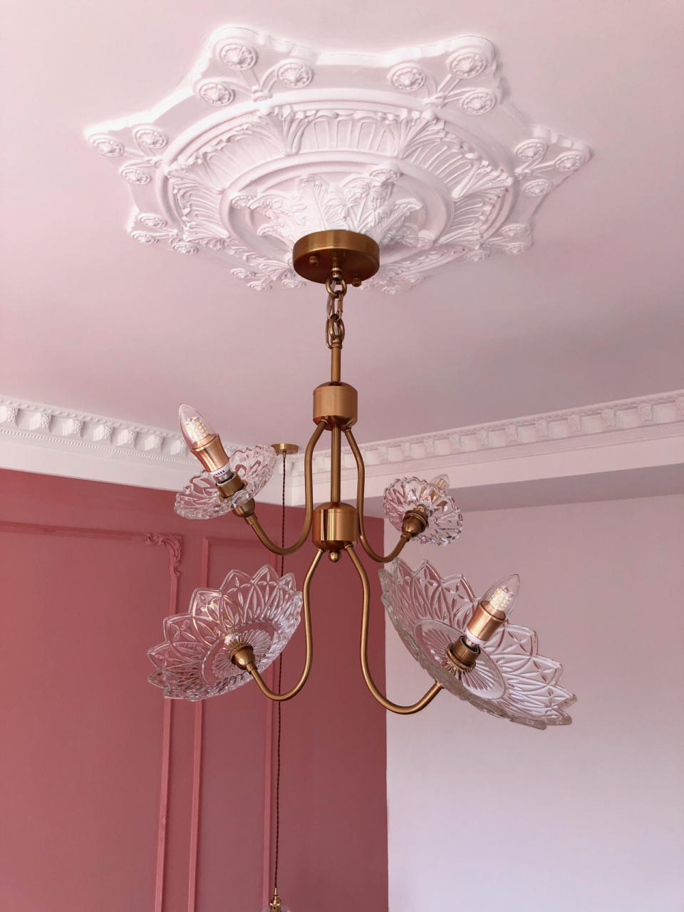 09在光秃秃的灯盘单身两个月后,心心念念的吊灯终于来陪伴他了05