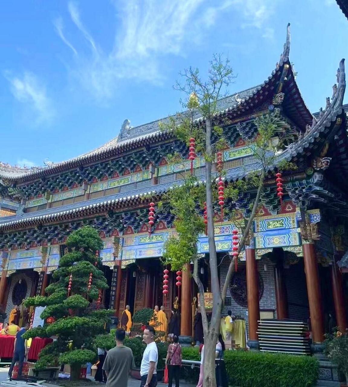 深圳大鹏东山寺位于深圳市大鹏新区大鹏镇街道办鹏城村东面,位于