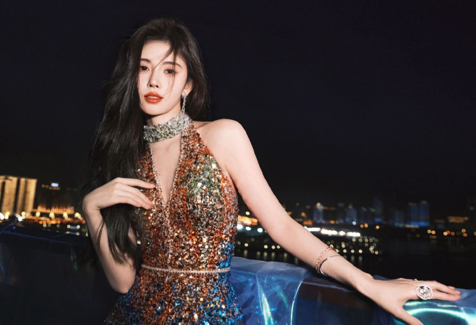 鞠婧祎|红毯造型放送91 92盛装溢彩,璀璨时刻即将到来.