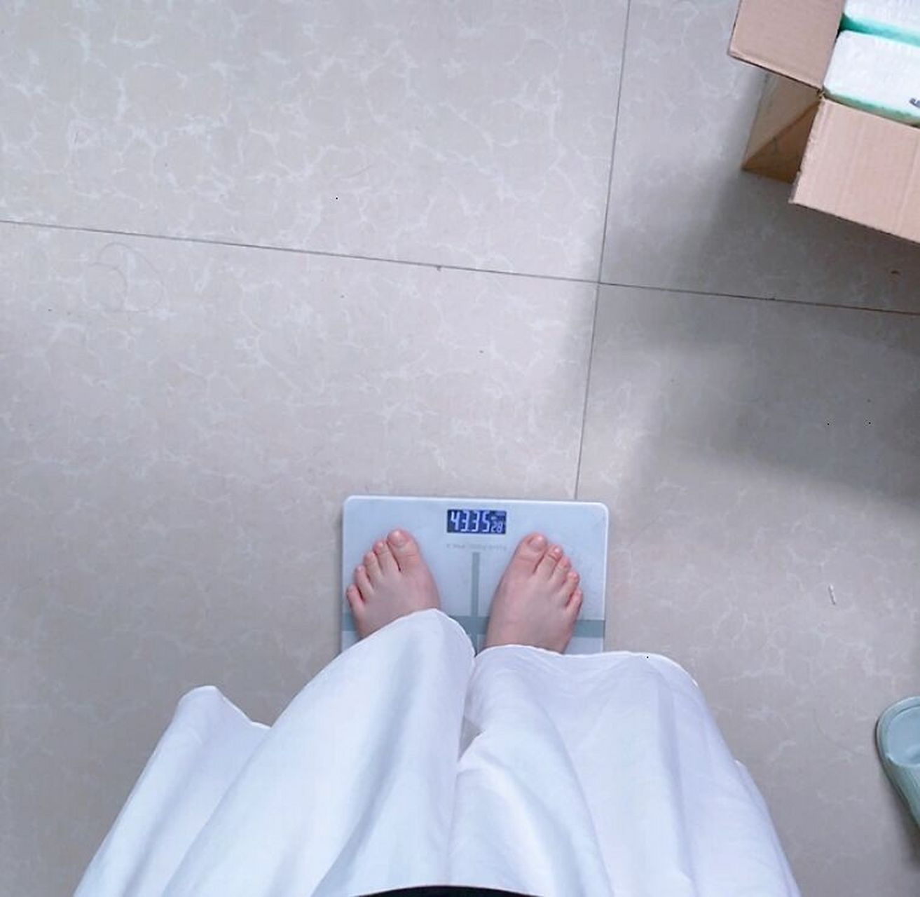 姐妹们,156/83斤是不是太瘦了 上图是吃饱后的体重实际才83斤,好难增