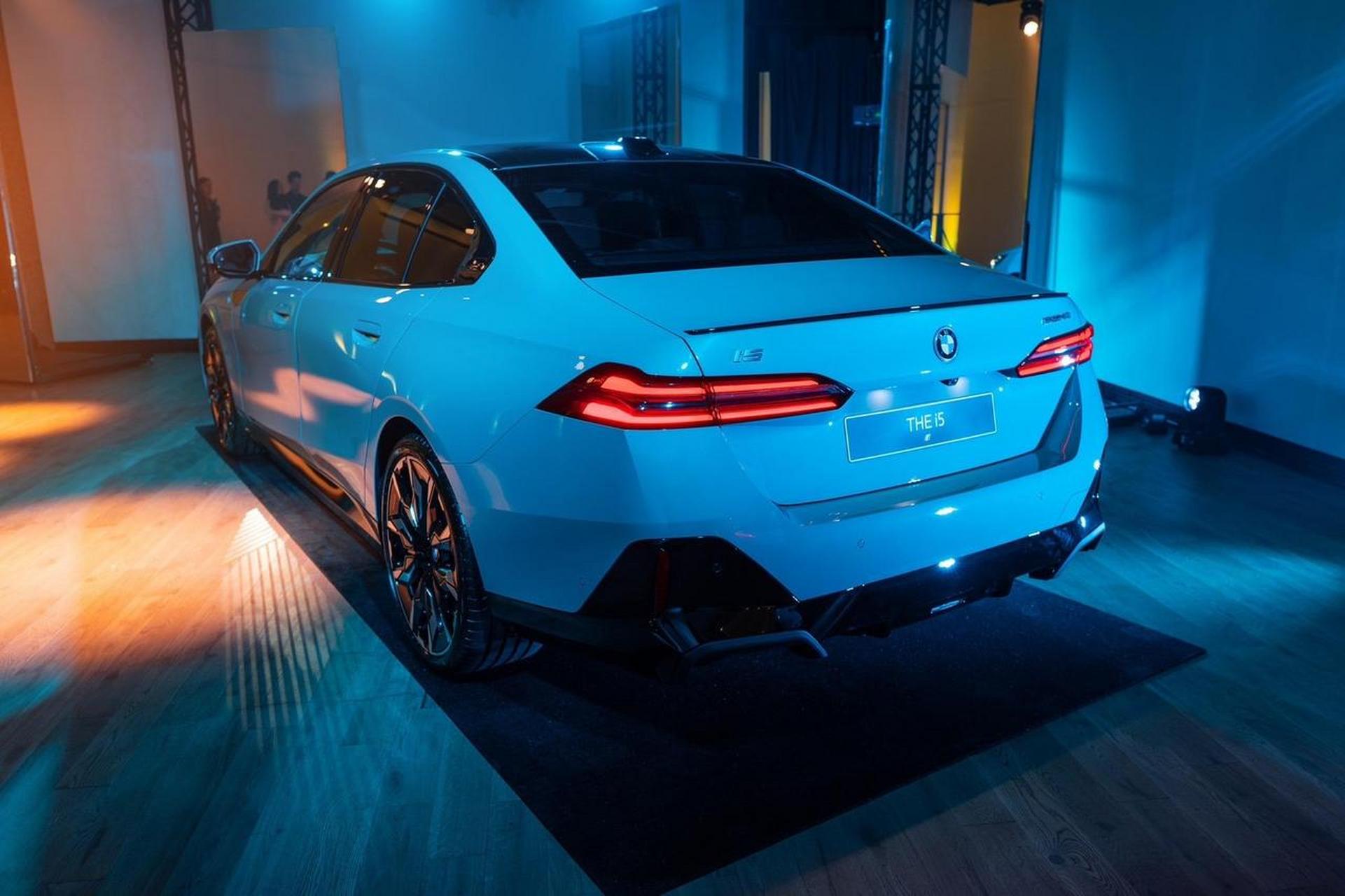 2024款全新一代宝马5系美图鉴赏,新款奔驰e赢了吗?