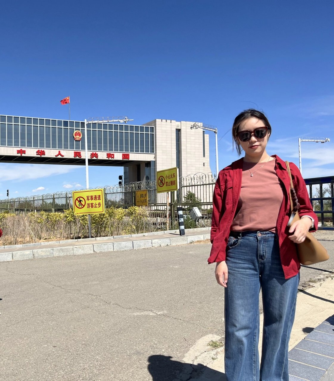 二连浩特国门景区 中国北疆之门  815界碑 	 敬畏之心油然而生 国门