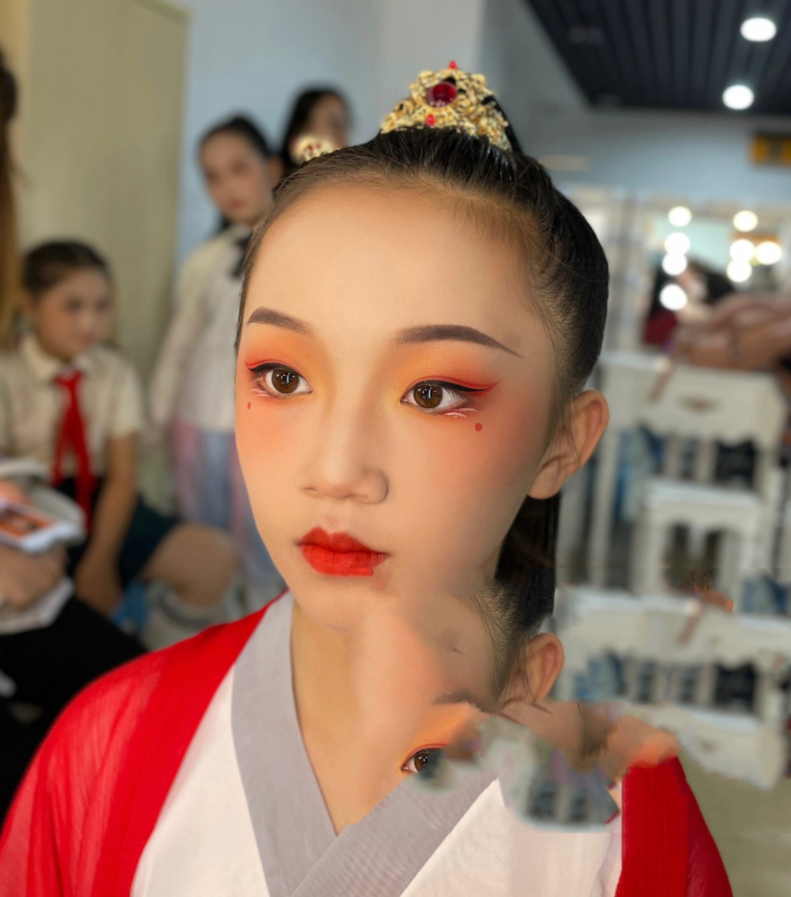 古风花木兰妆容