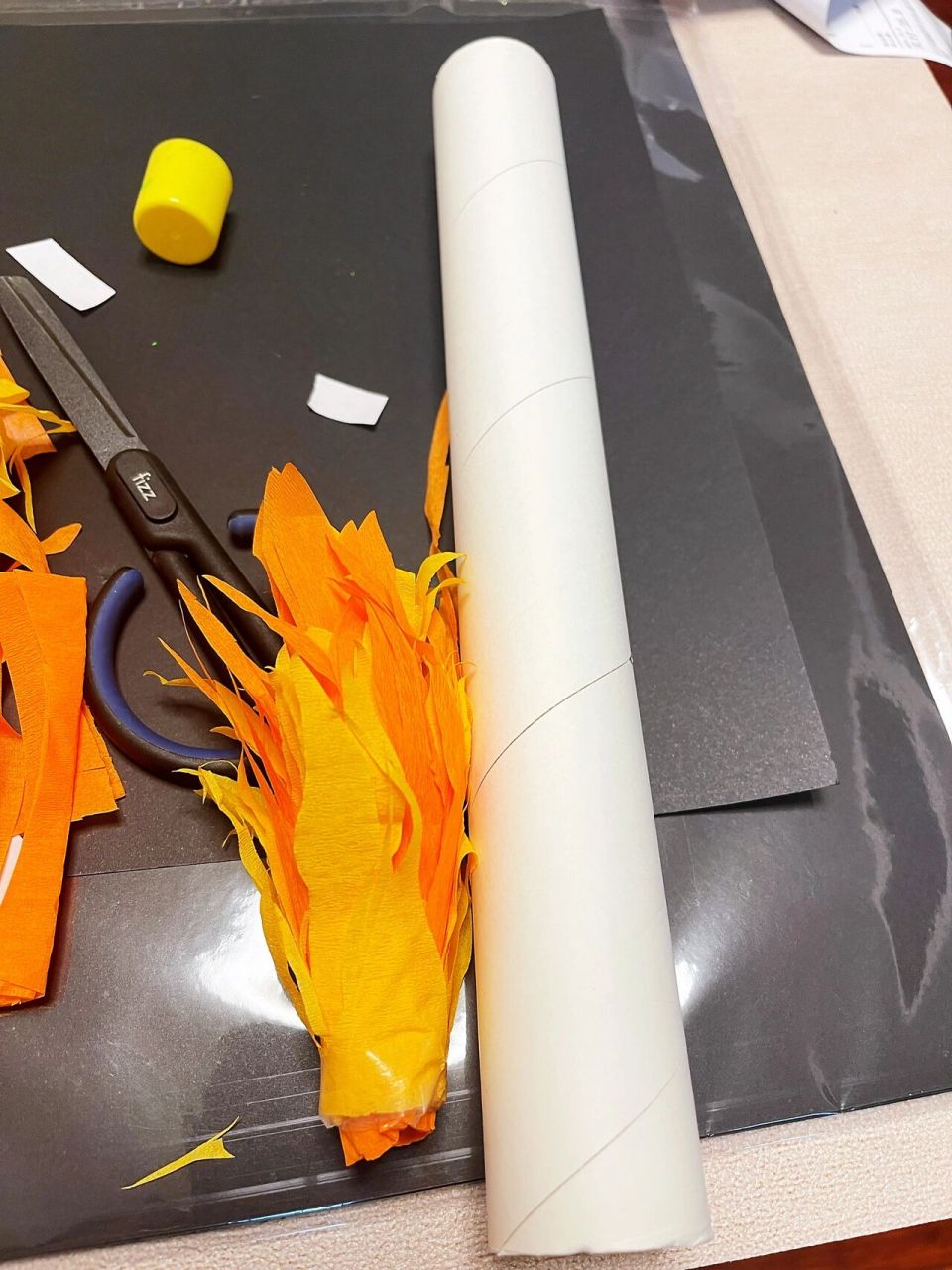 彝族火把节 幼儿纸艺火炬 彝族火把节97幼儿节日手工 准备材料 卡纸