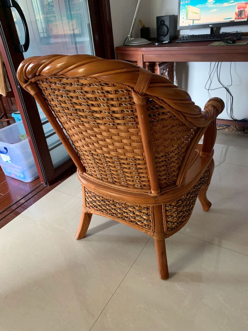 闲置藤椅出售 实木框架真藤藤椅,使用感舒适,宽大,尽量同城自提,非诚