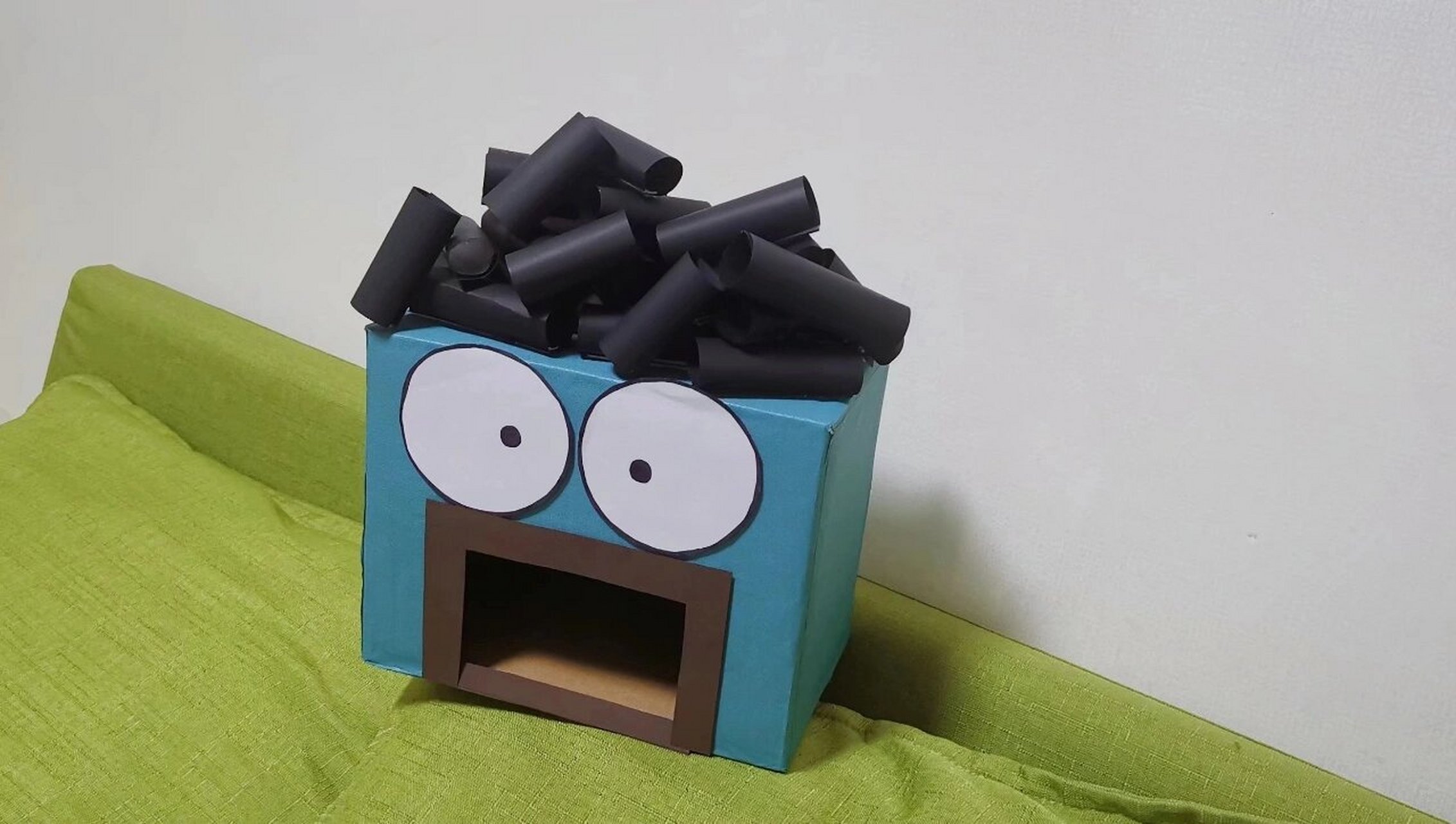 幼儿园纸箱改造手工diy ,球箱 2021.5.