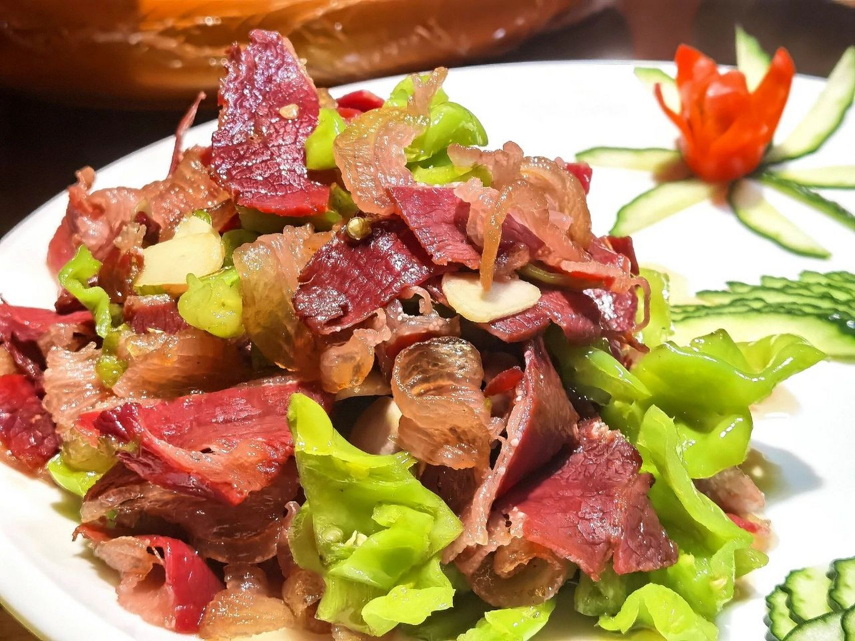 三种吃法令人无法抗拒 宣威菜是云南地方菜里最受欢迎的菜系,它与思茅