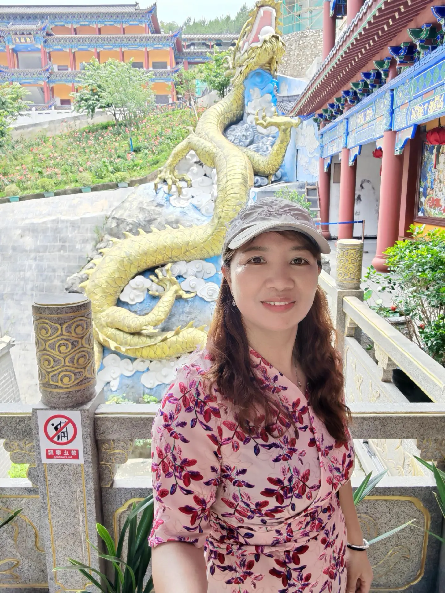 我生活在一个小小的城市,小到没有海底捞,也没有星