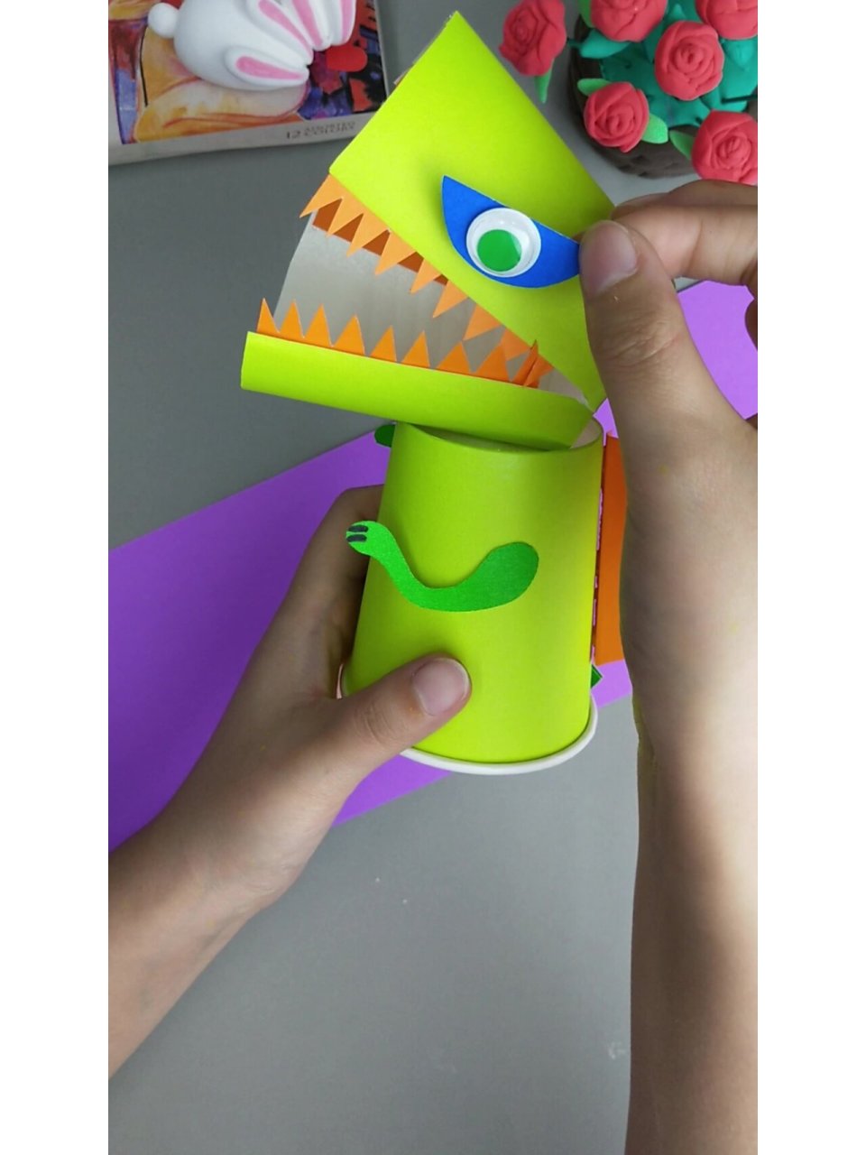 艺术启蒙 纸杯恐龙 简单几步在家就能做的小恐龙,快带着孩子一起试试