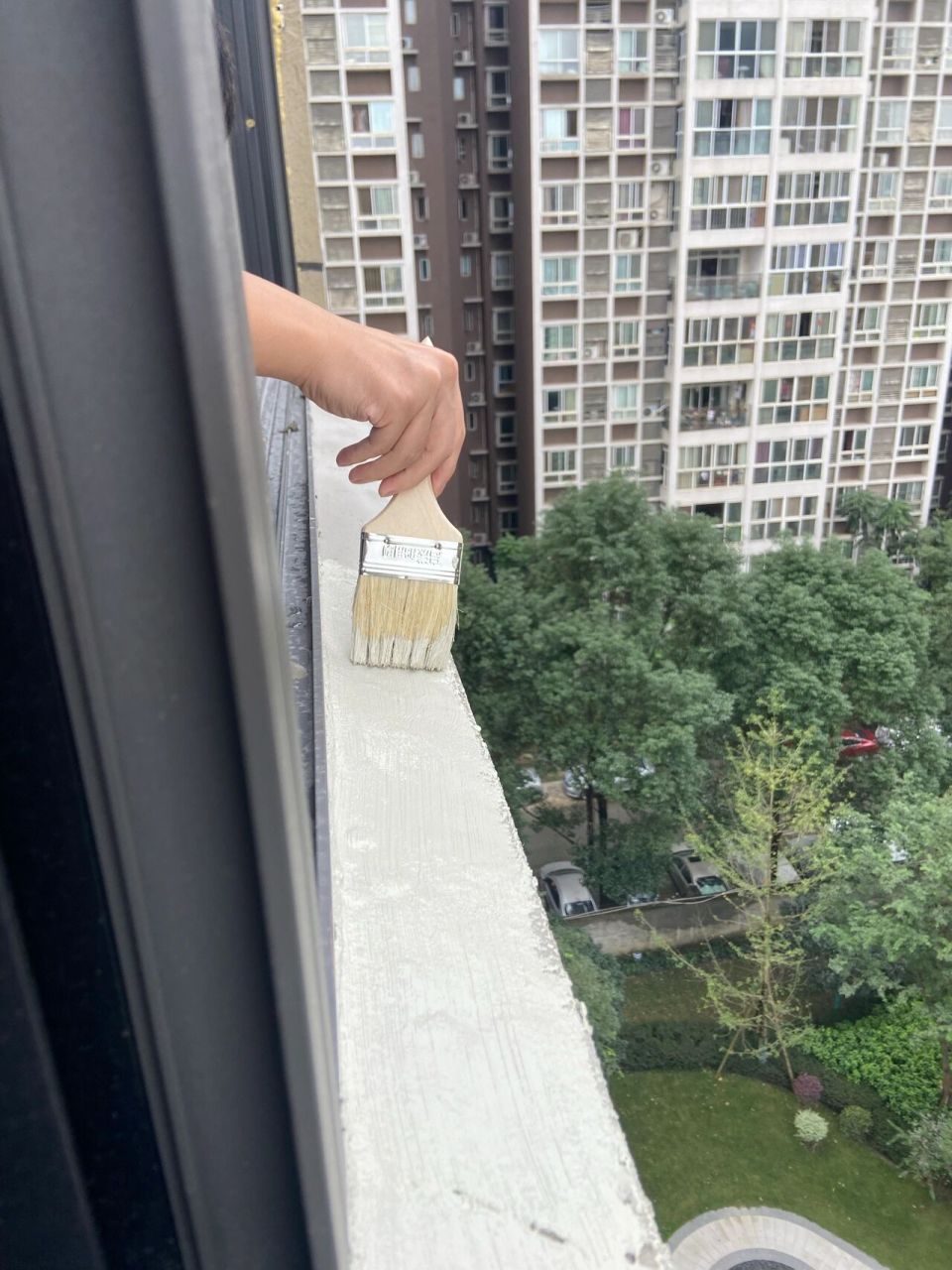 精装改造|封窗外窗台防水设计 坐标成都 封窗屋内是全屋乳胶漆,而且封