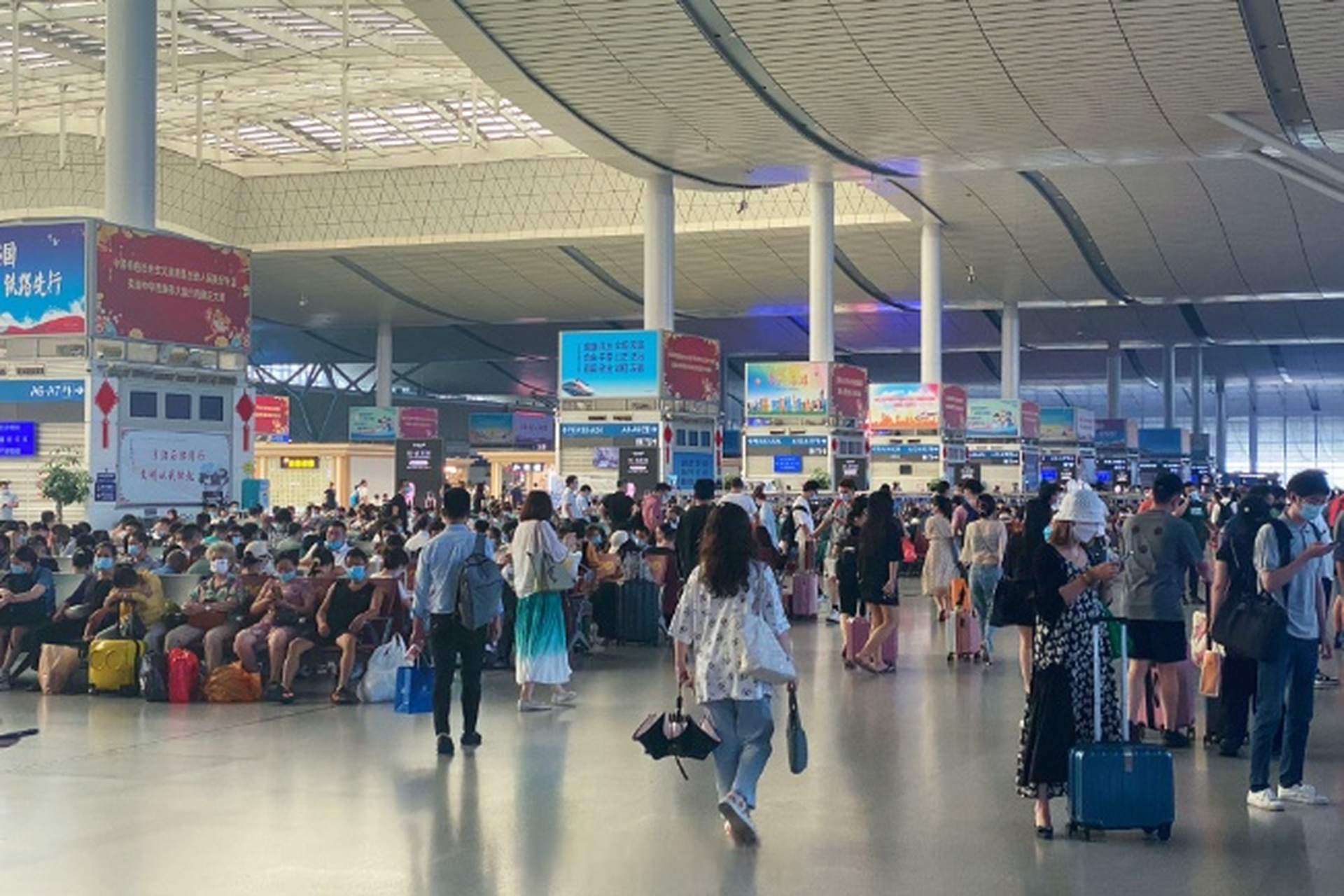 今日,记者从广铁集团获悉,7月1日零时起,广铁集团调整列车运行图