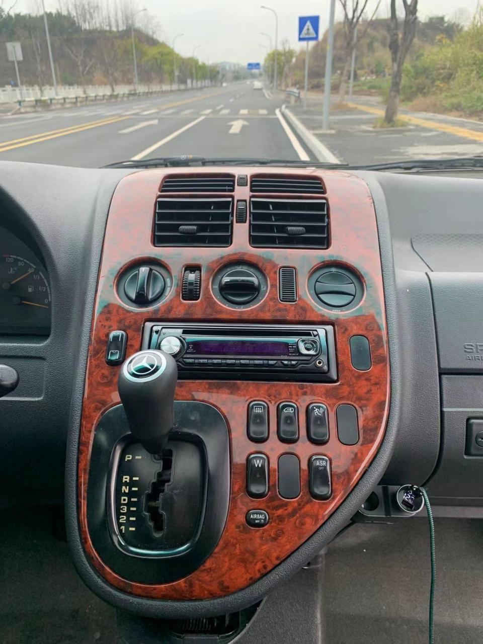 2003年梅赛德斯-奔驰:威特vito-l,欧洲当年最畅销面包车用途广泛,香港