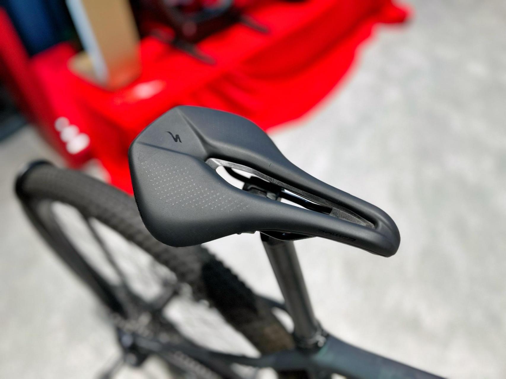 闪电epic ht是实力强劲的硬尾xc山地车.