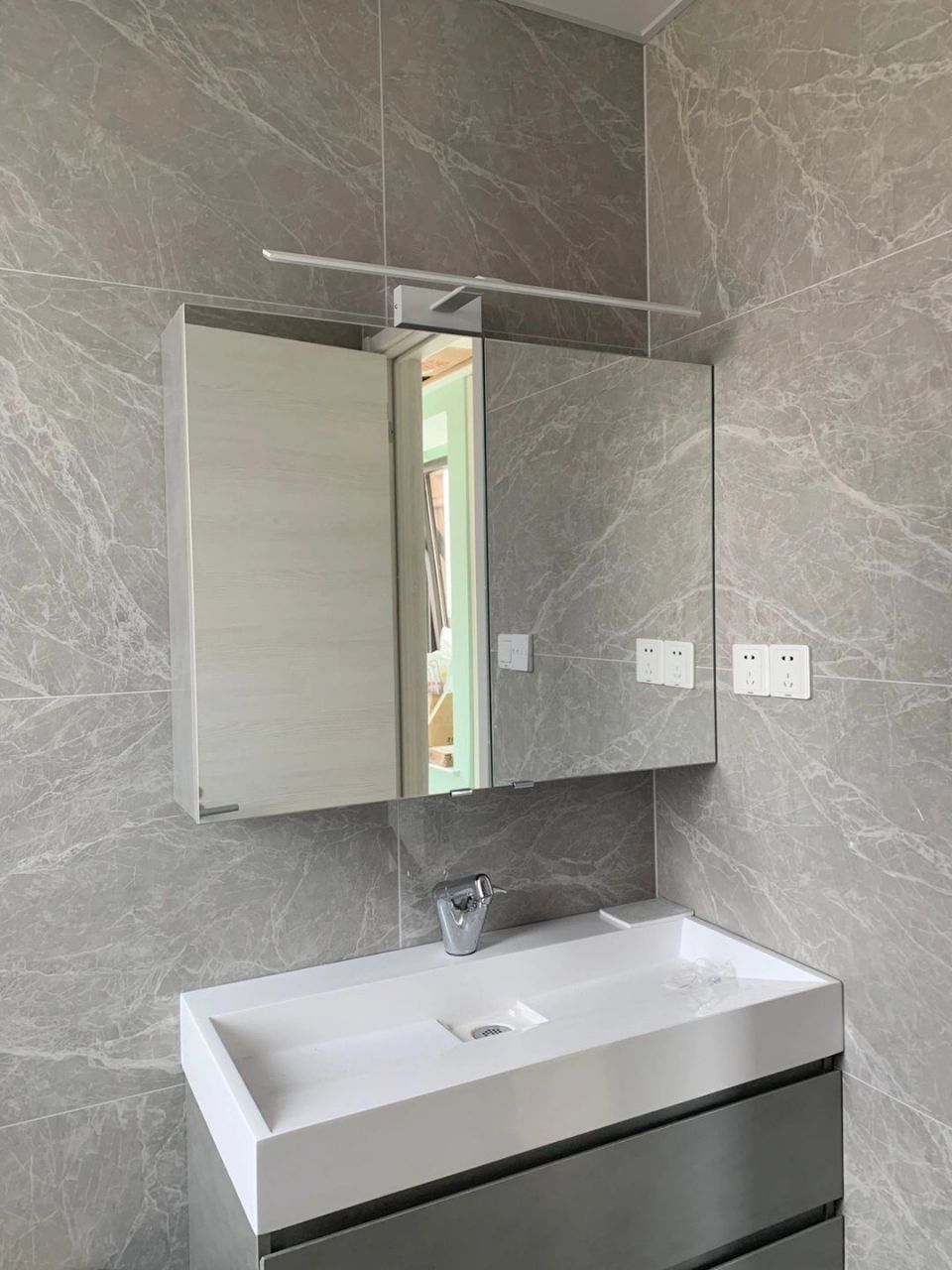 镜前灯安装需要注意什么?