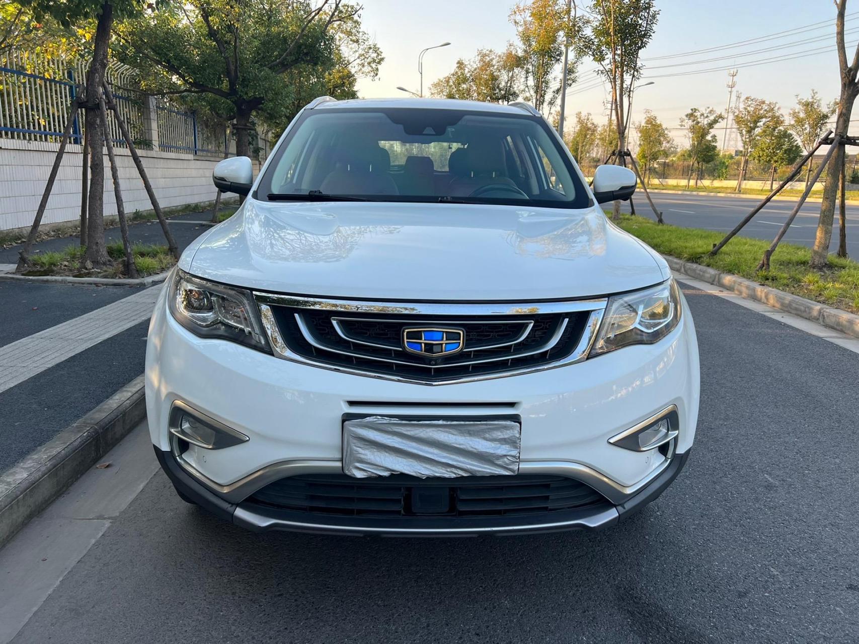 吉利博越 2016年12月上牌!两驱顶配!电子驻车!胎压监测!车道偏离预警!