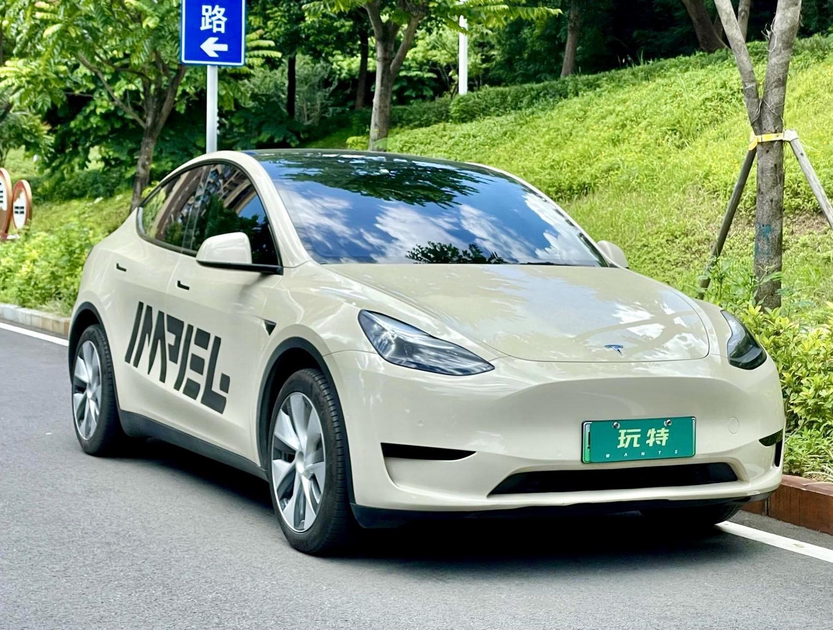 特斯拉model y2022款图片