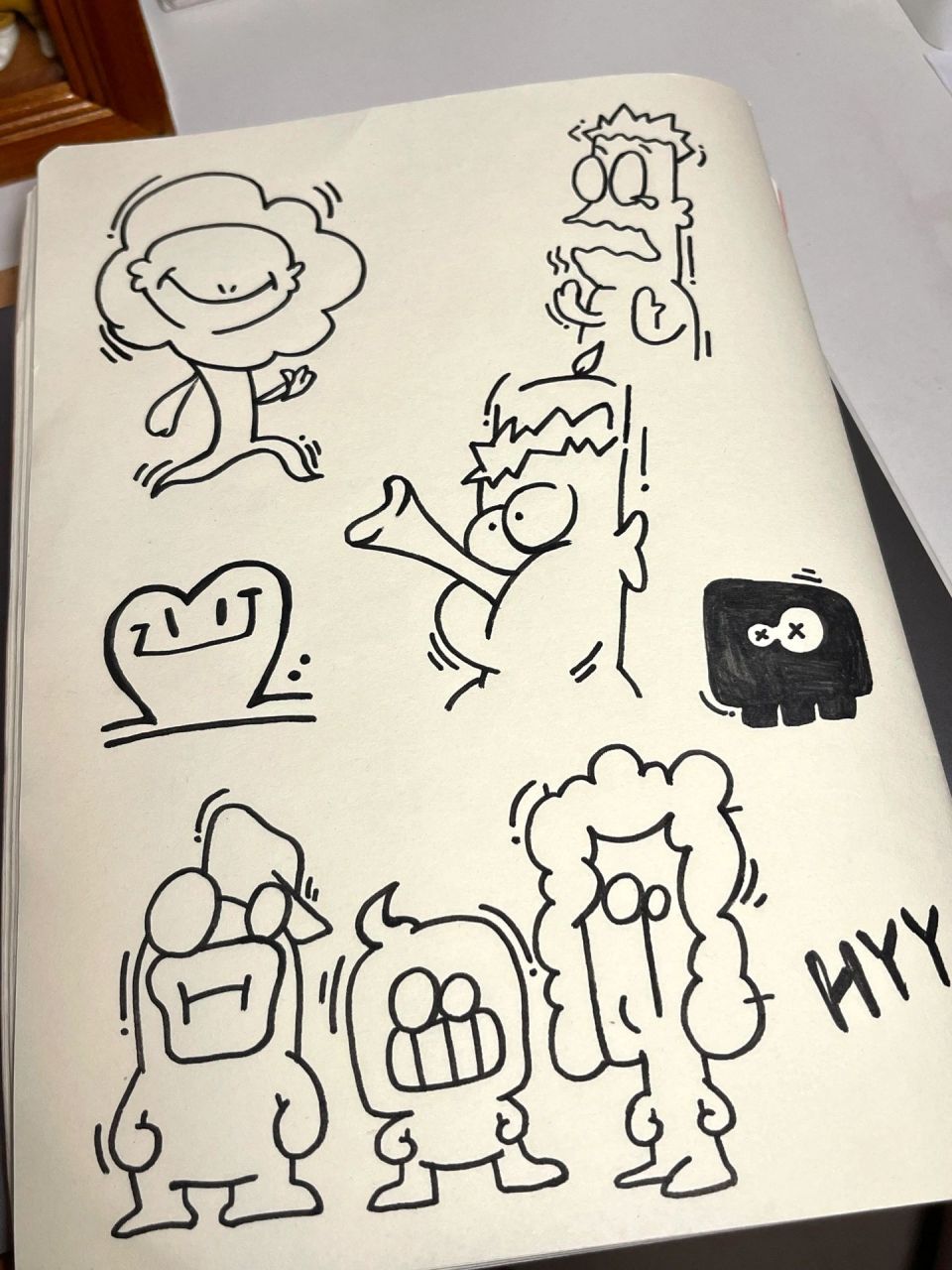 搞怪卡通简笔画 临摹至hyy.